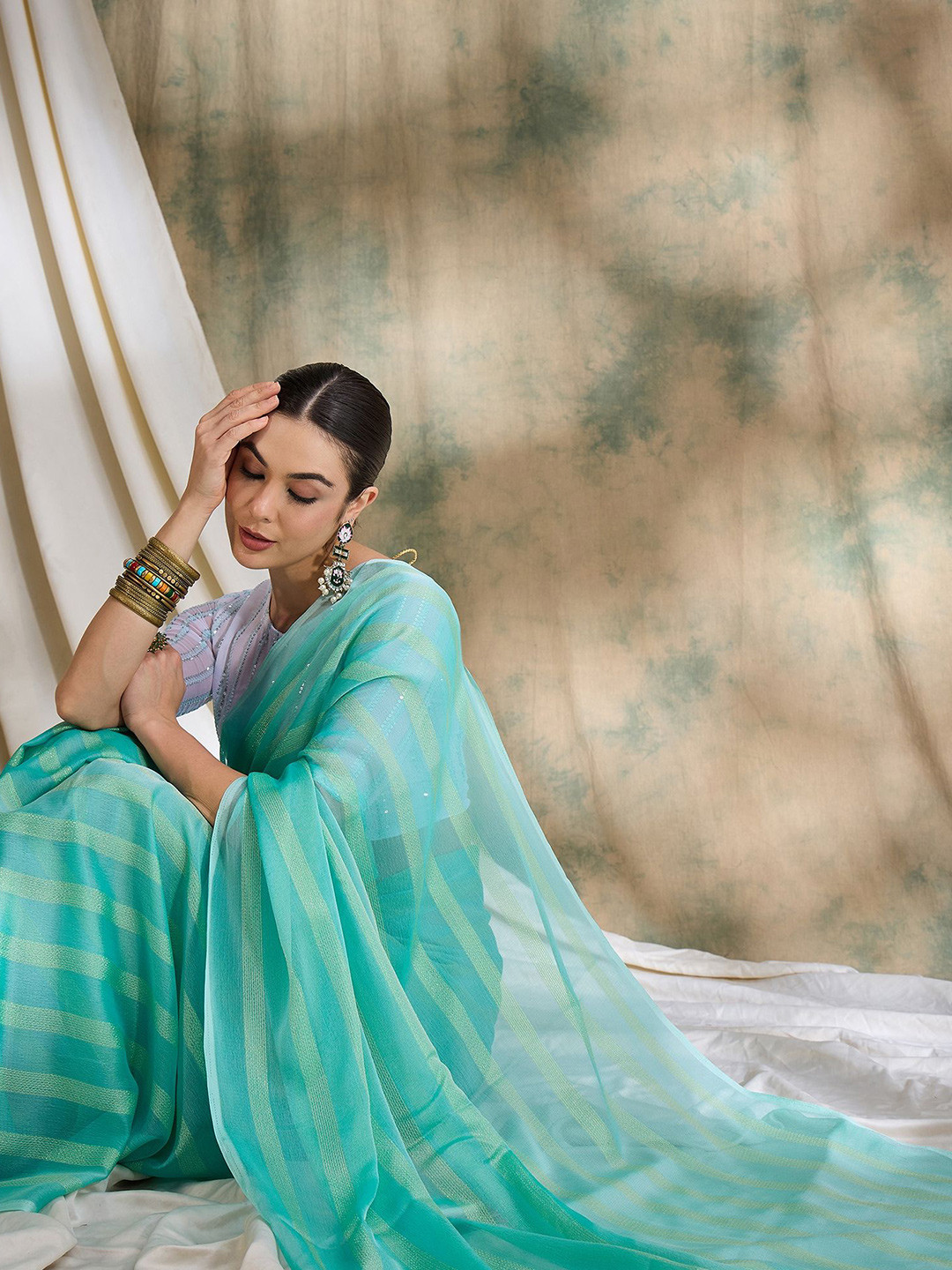 Sangria Striped Printed  Zari Patta Detail Saree