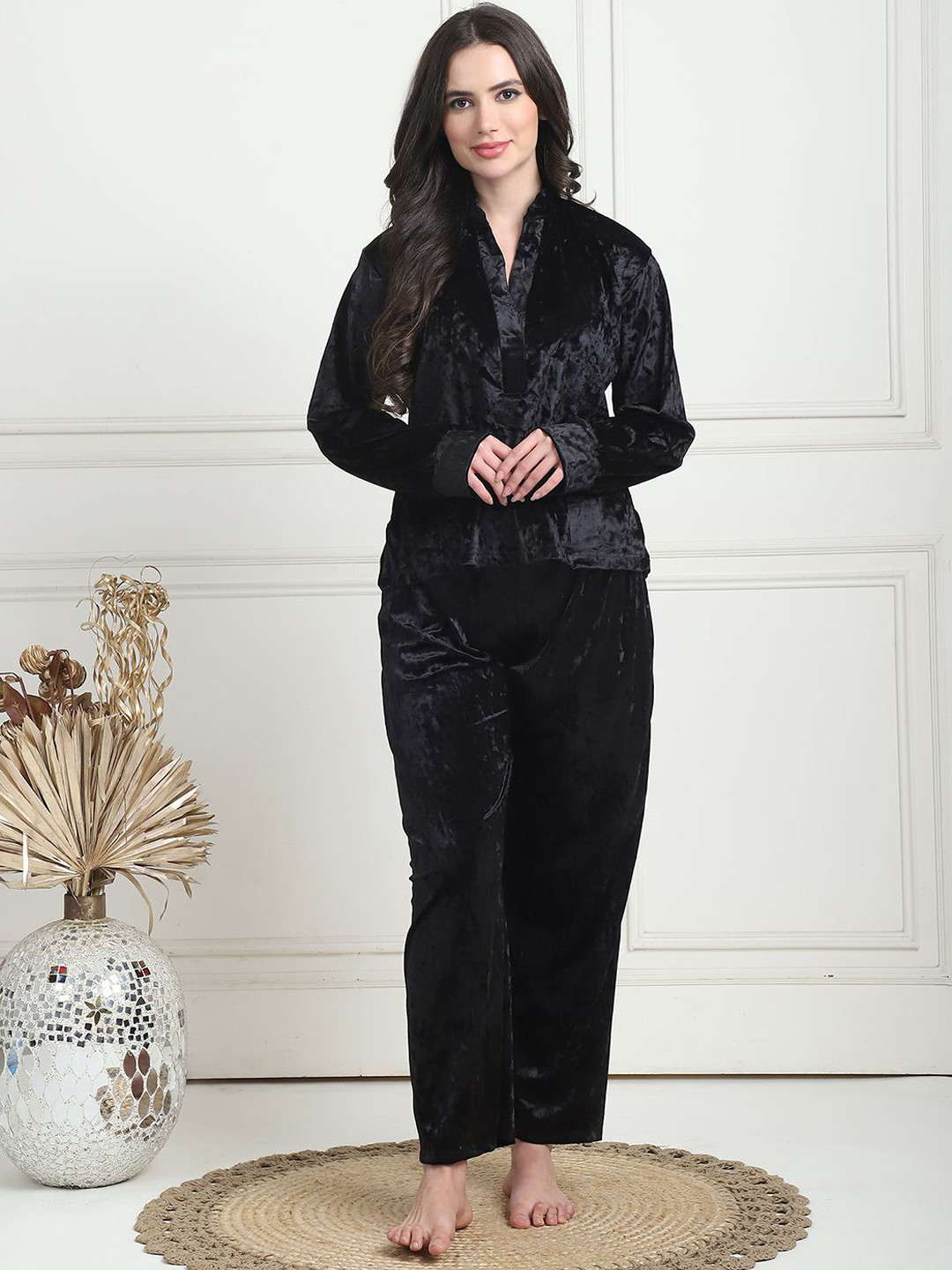 TAG 7 Women Velvet Night suit