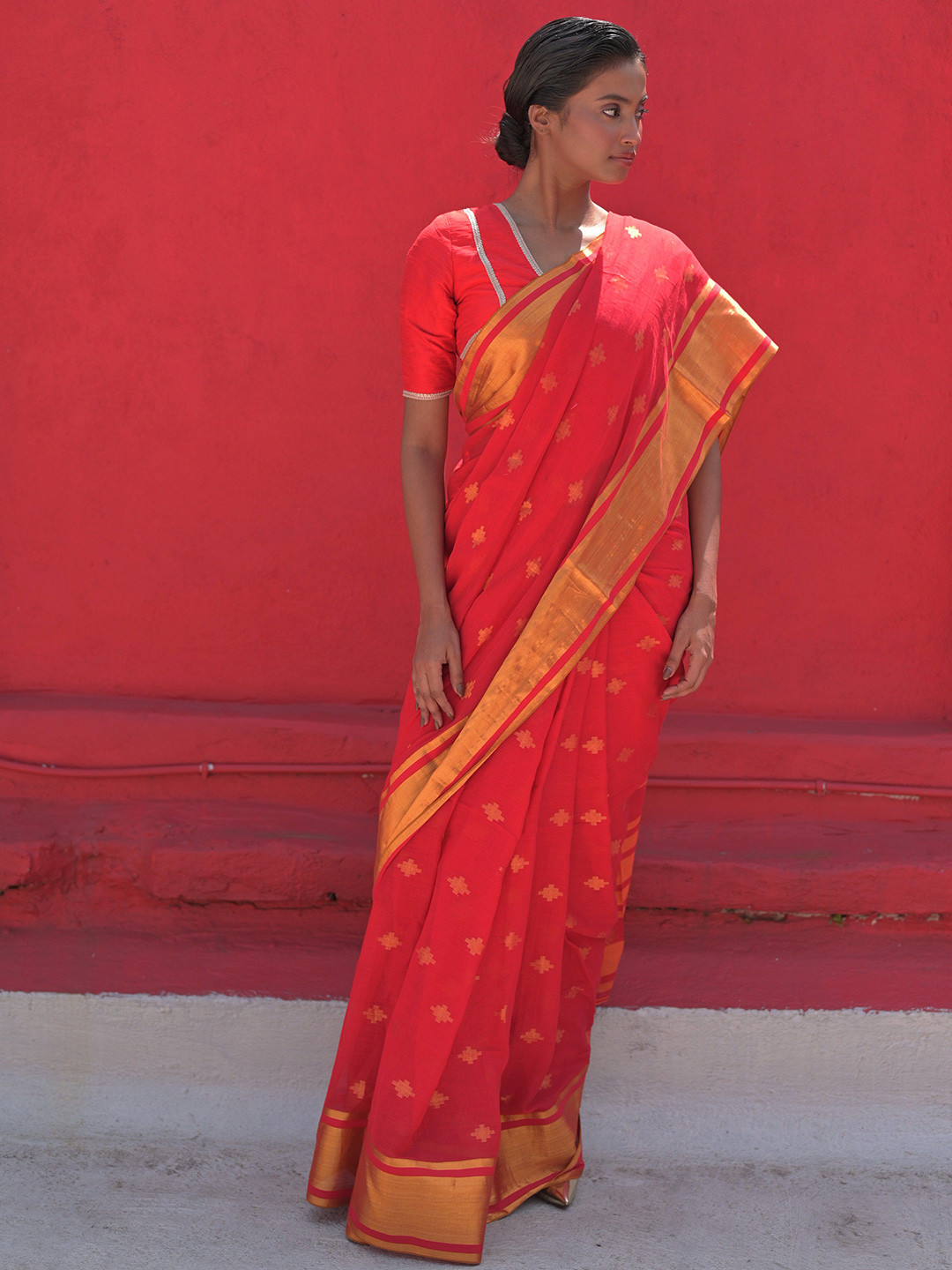 HUTS AND LOOMS Woven Design Zari Pure Cotton Saree