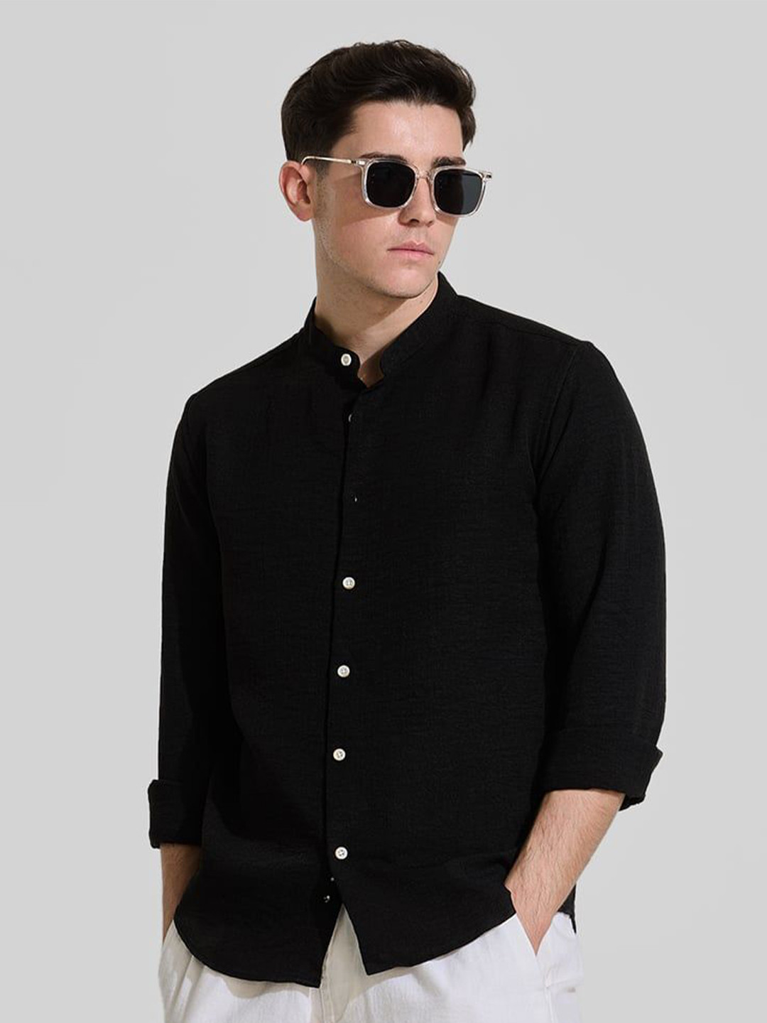 Snitch Men Smart Band Collar Solid Casual Shirt