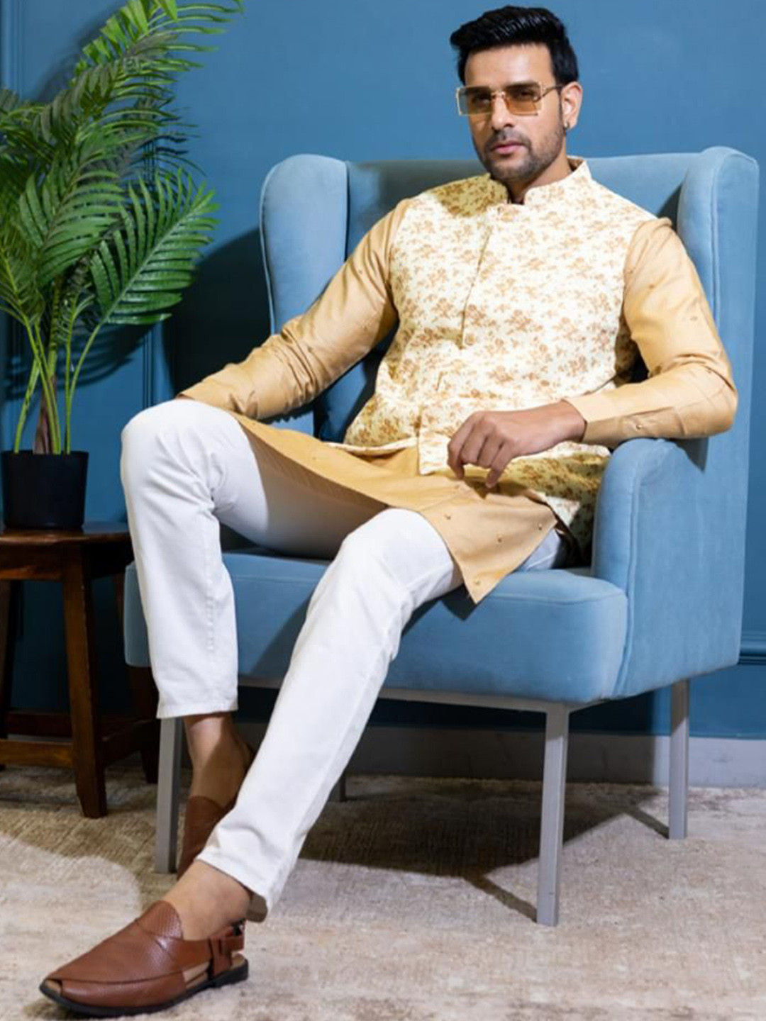 INAAYA JAIPUR Men Embroidered Nehru Jacket