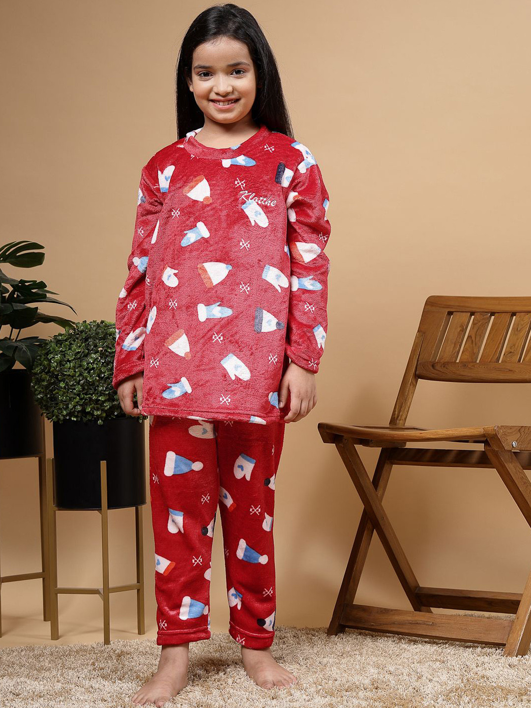 KLOTTHE Girls Cartoon Characters Wool Night Suit