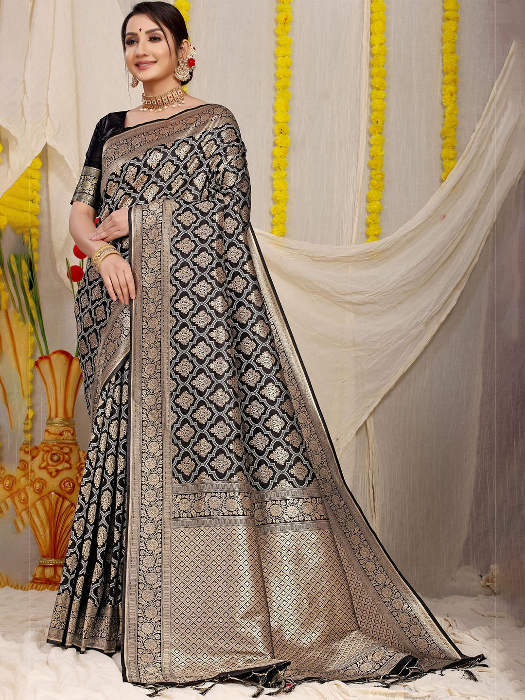 Royal Rajgharana Saree Woven Design Zari Banarasi Sarees