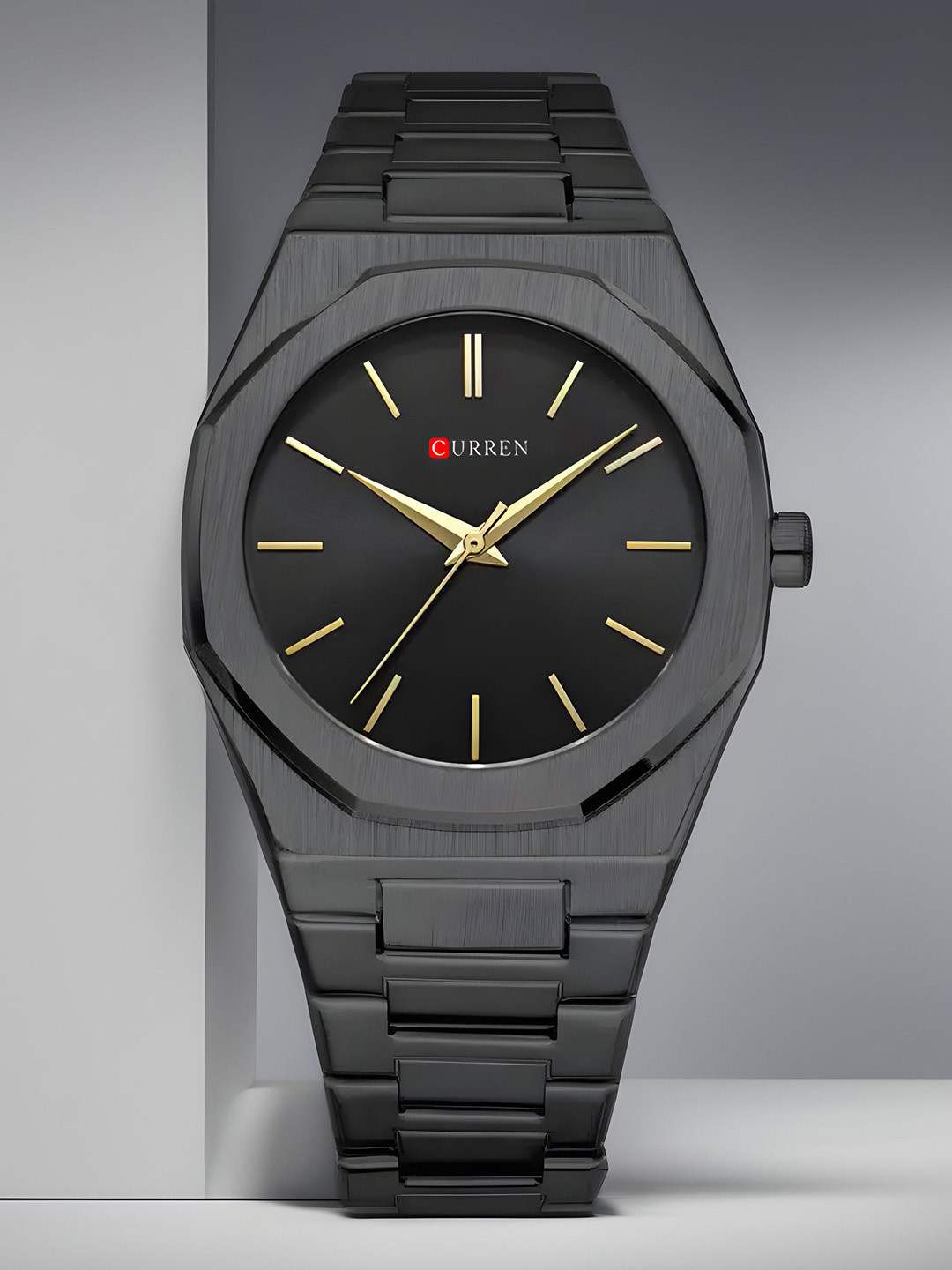 Curren Men Solid Dial & Stainless Steel Cuff Straps Analogue Watch 8300-black