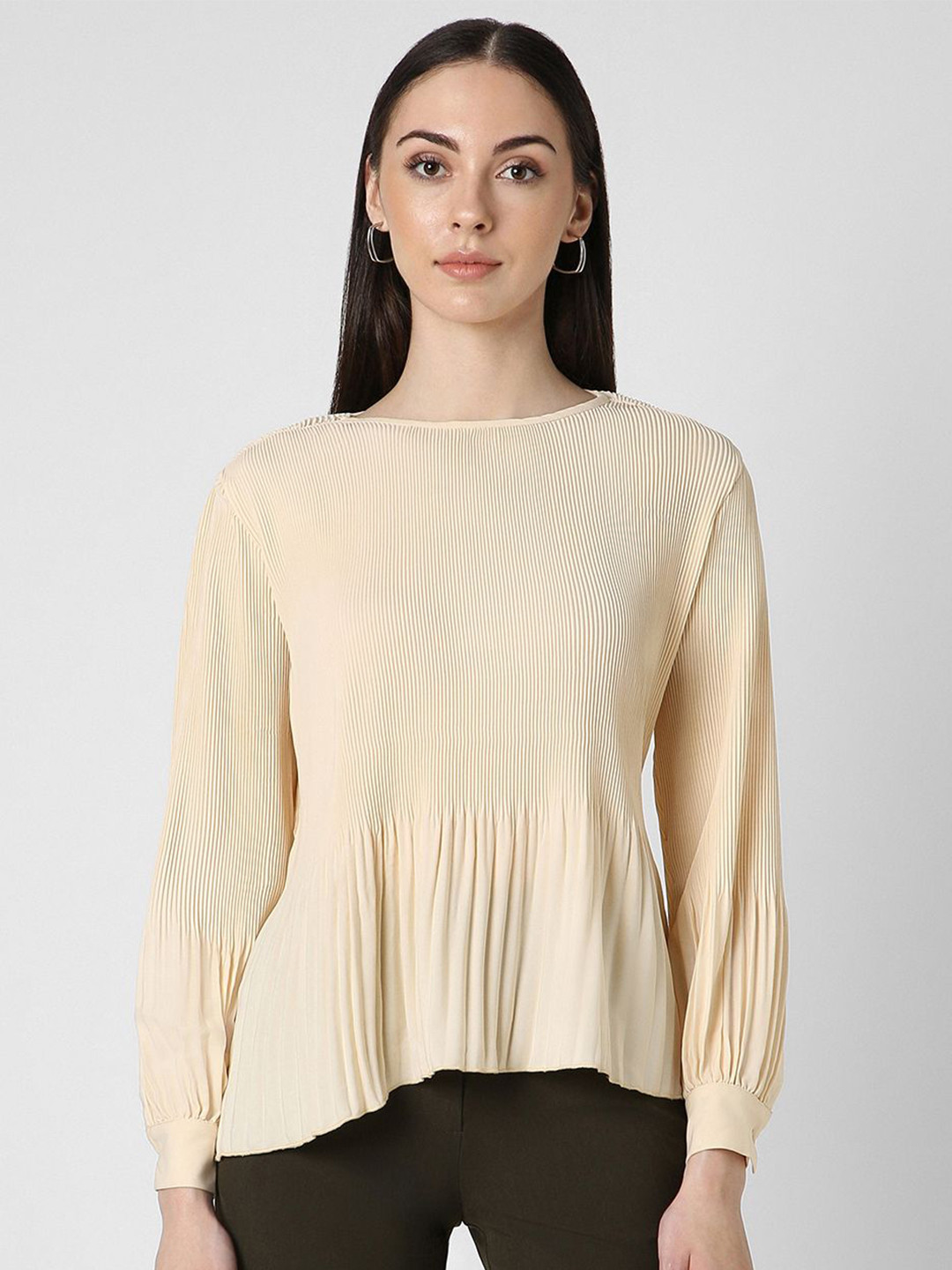 Van Heusen Woman High-Low Top