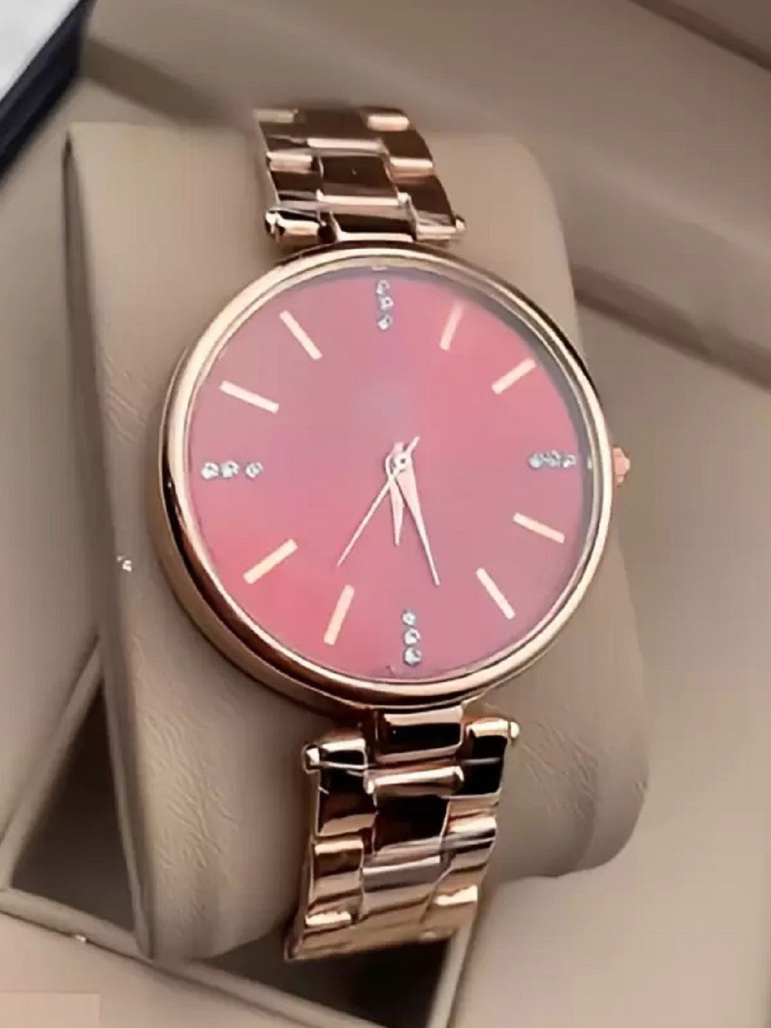 WATCHSTAR Women Dial & Stainless Steel Straps Analogue Watch- Red Dial Laddy