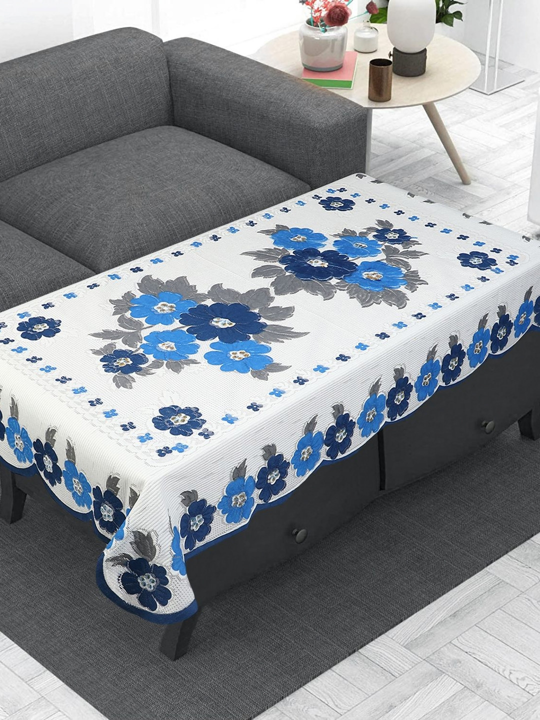 LooMantha Blue and White Floral Anti-Skid Cotton 4-Seater Table Cover