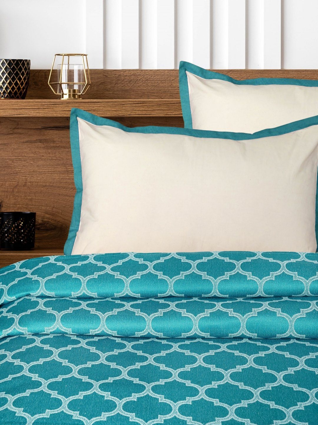 Saral Home Noor Teal Geometric Cotton 400 TC Queen Superfine Bedsheet with 2 Pillow Covers-98 x 87 inches