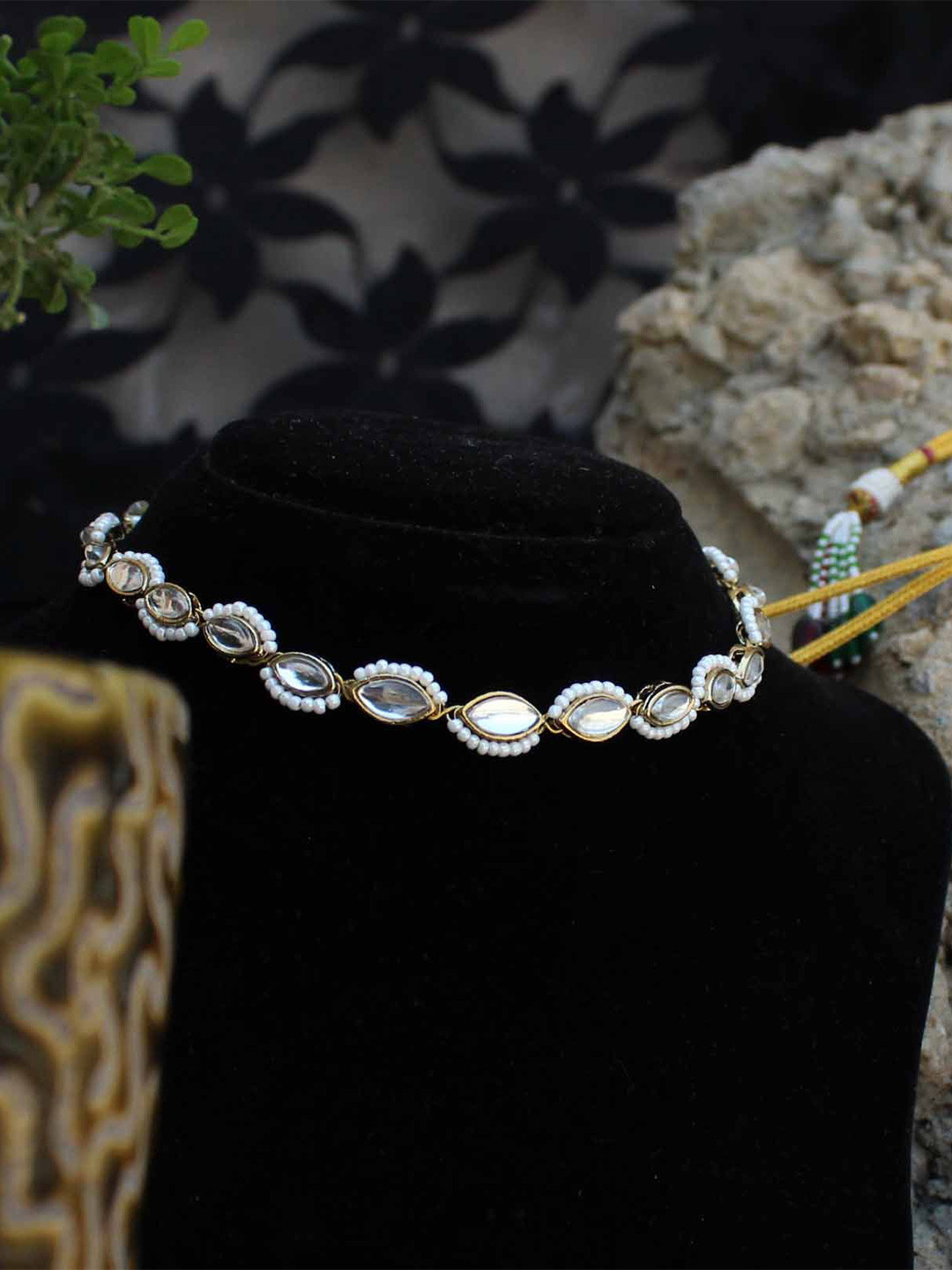 BeAbhika Gold-Plated Kundan Studded & Pearls Chocker Necklace