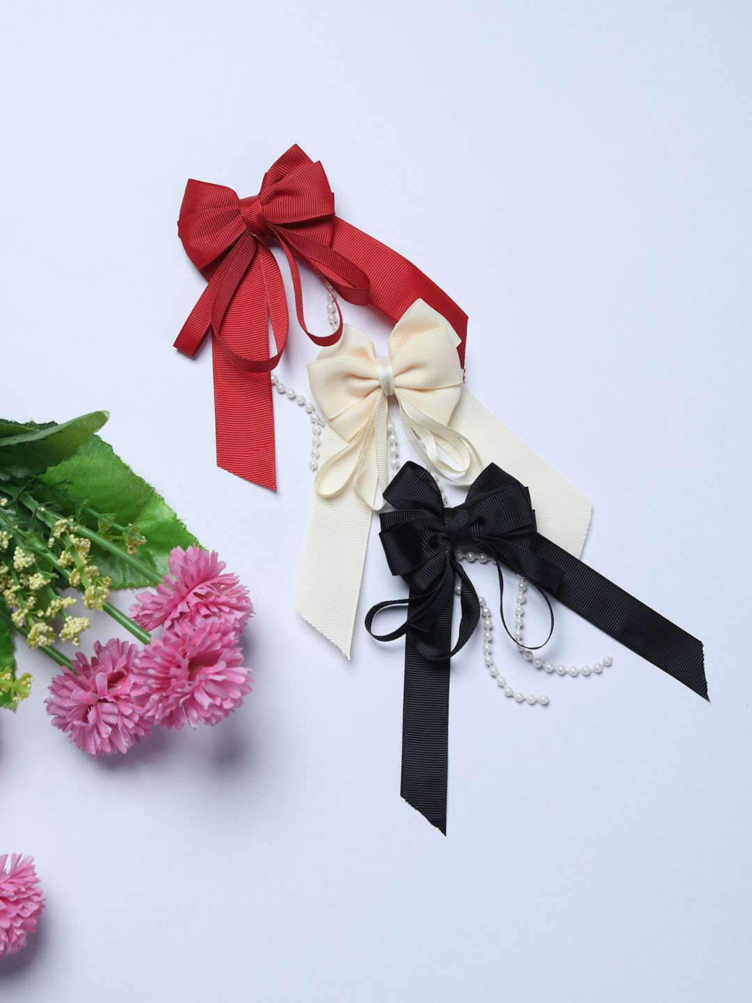 FUNKRAFTS Girls Set of 3 Bows With Beads Hair Clips