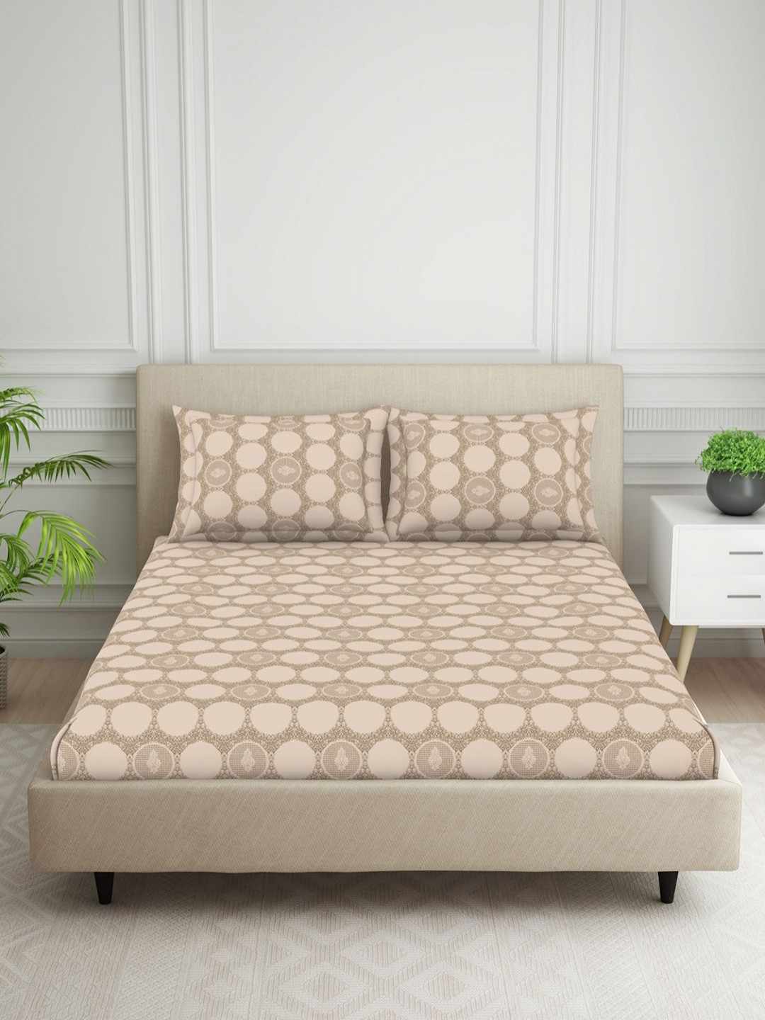 Welspun Harmony Beige Geometric Polycotton 120 TC Fitted King Bedsheet with 2 Pillow Covers-78 x 72 inches