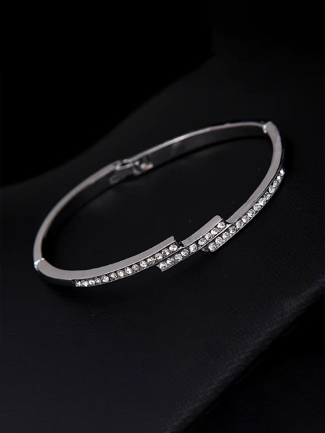 WATCHSTAR Women Antique Silver-Plated Bangle-Style Bracelet