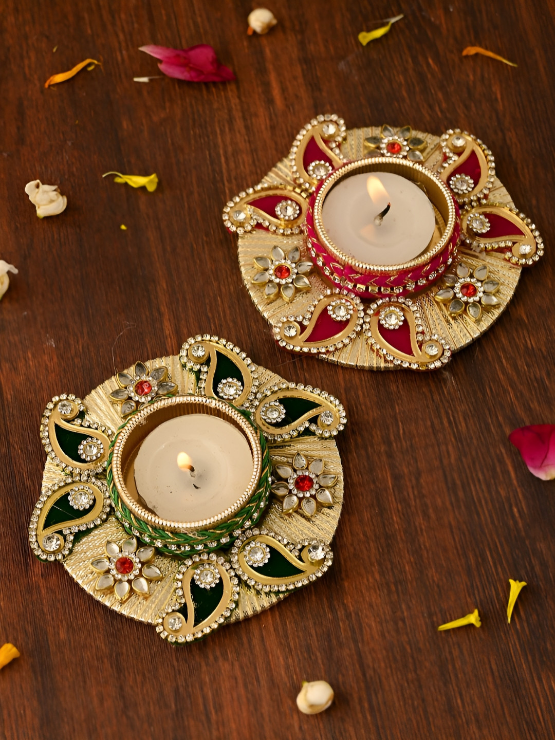 Aapno Rajasthan Green & Gold-Toned 2 Pieces Paisley Shaped Metal Candle Holders