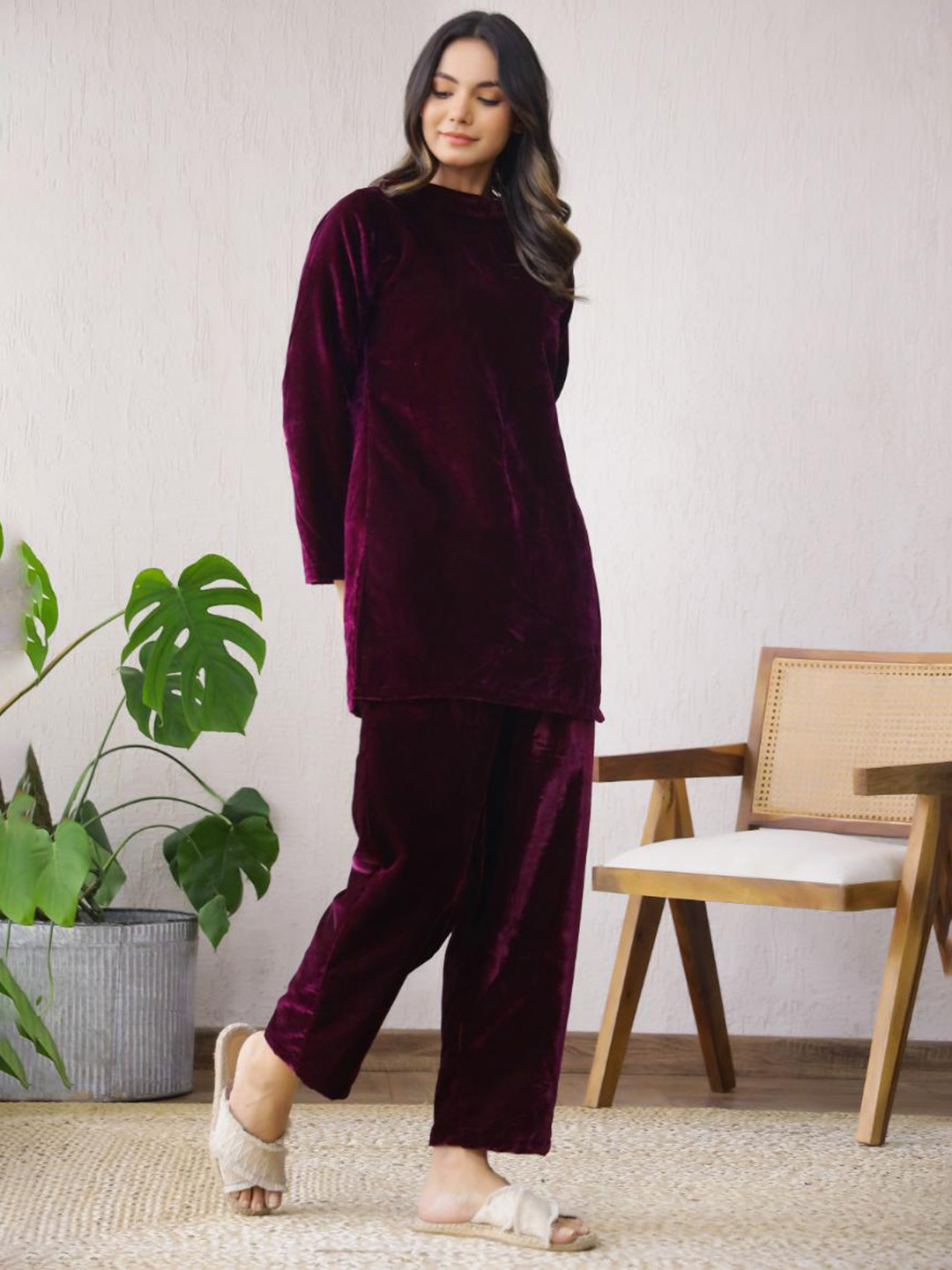 FLAVIA CREATION Women Super Soft Woollen Night Suit