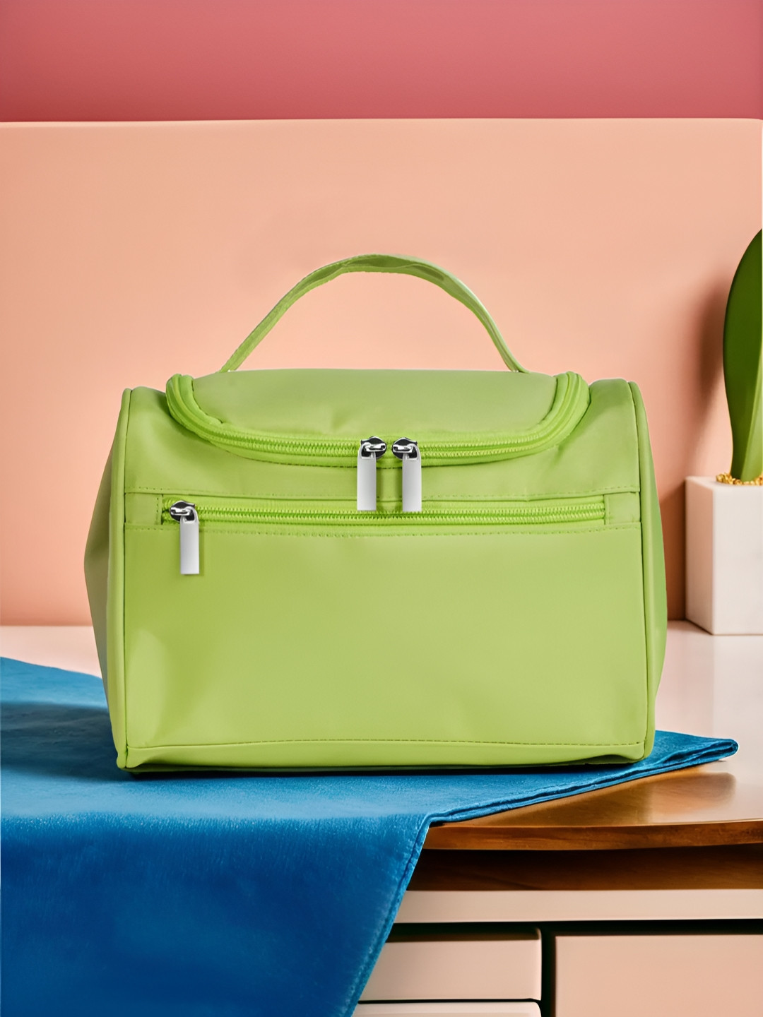 UMAI Green Multi-Utility Waterproof Travel Organizer