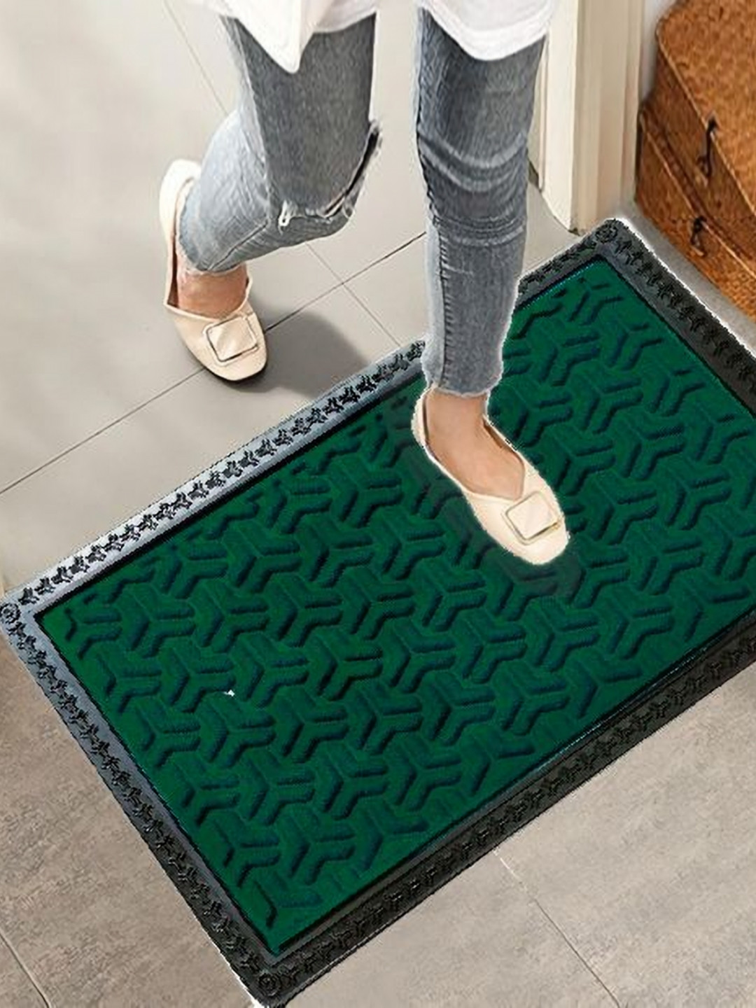 AaHo Decor Green & Black Anti-Skid Doormat