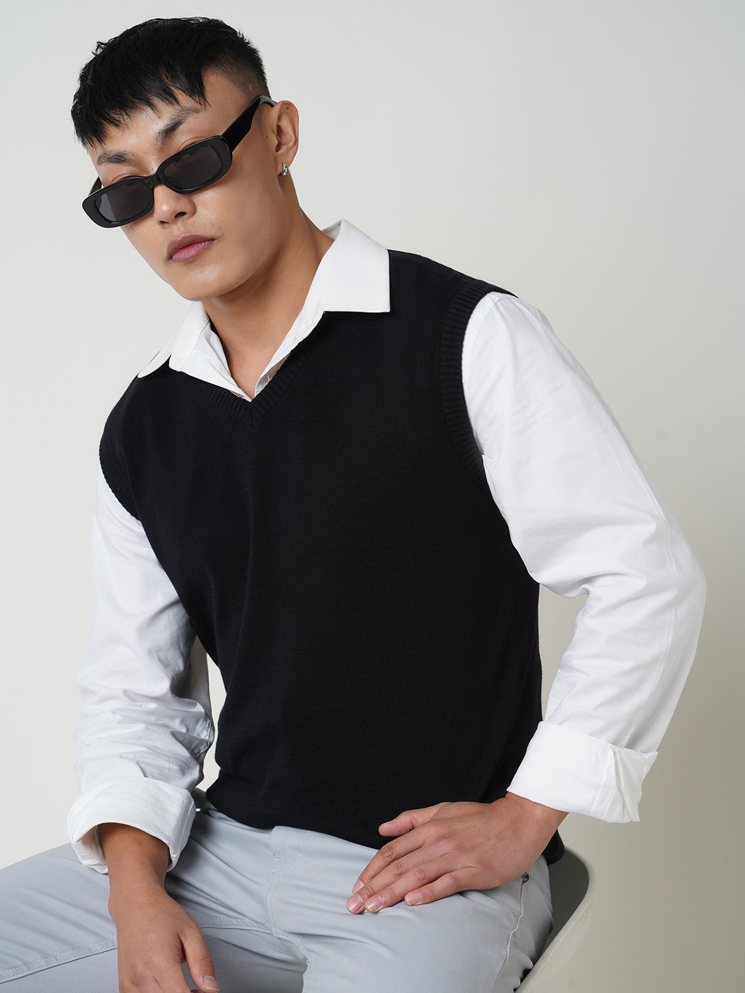 Globus Men Ribbed Self Design V-Neck Cotton Ribbed Sweater Vest
