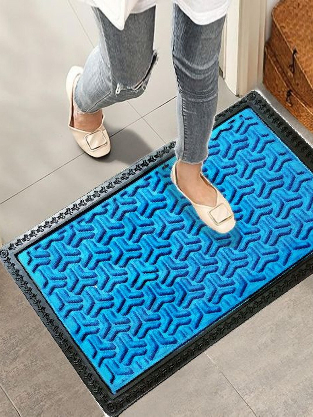 AaHo Decor Blue & Black Anti-Skid Doormat