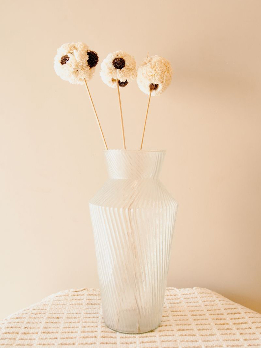 ArteCasa White & Black 3 Pieces Artificial Flowers