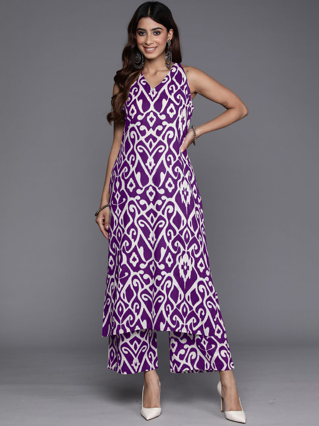 Varanga Ethnic Motifs Printed V-Neck Sleeveless Pure Cotton Kurta & Palazzo