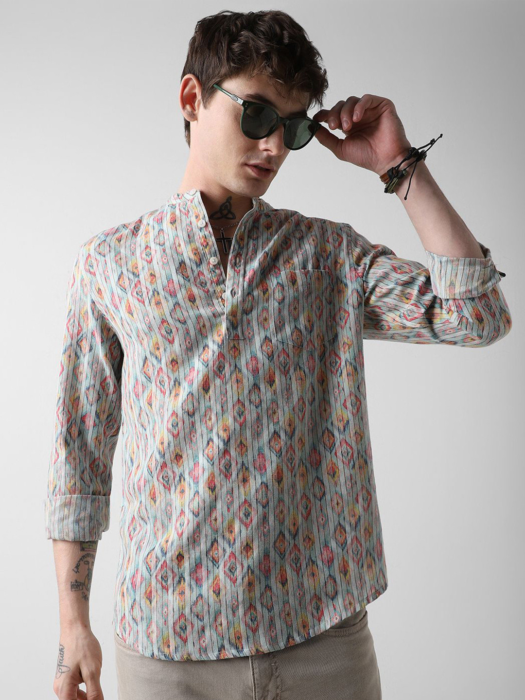 VASTRADO Geometric Woven Design Mandarin Collar Straight Short Republic Day Kurta