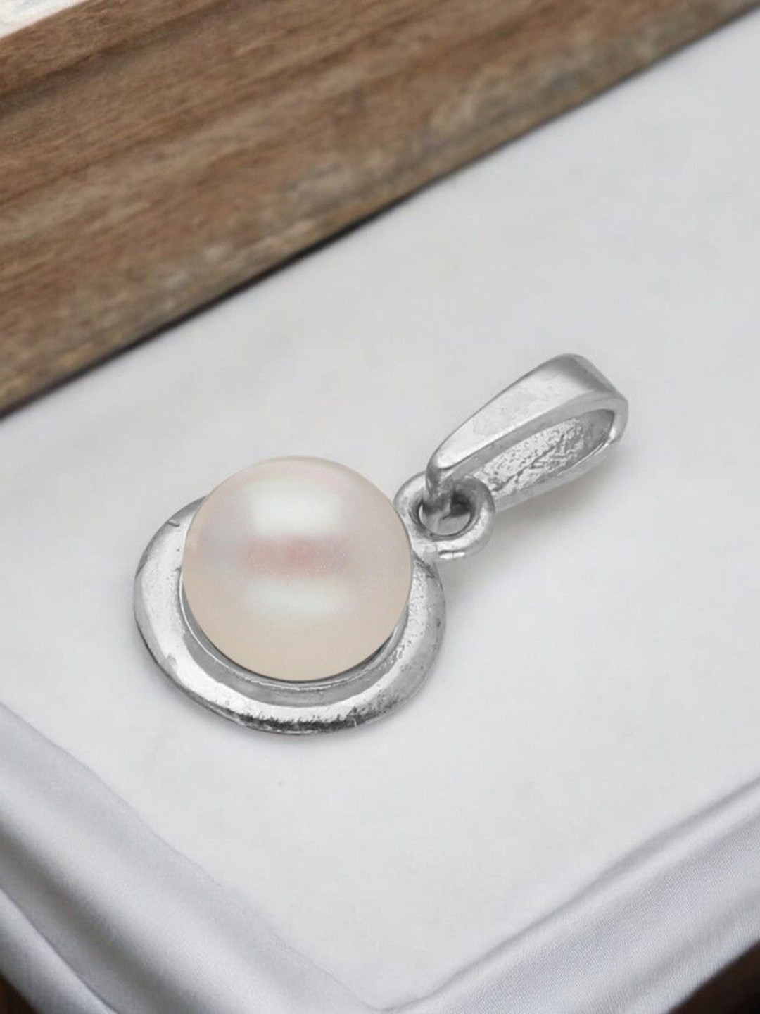 Sri Jagdamba Pearls Dealer 925 Sterling Silver Opera Pearls Circular Shaped Pendants