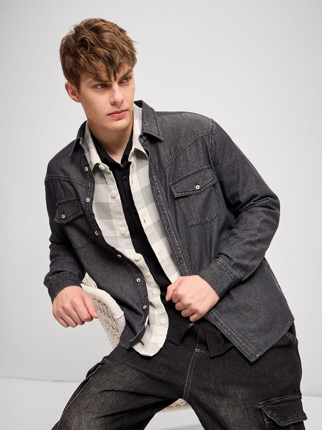 THE BEAR HOUSE Men Spread Collar Faded Cotton Relaxed Fit Casual Shirt