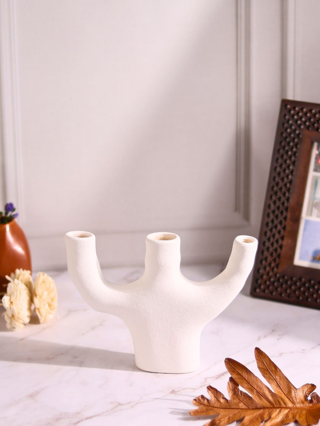 WEAVING HOMES White Ceramic Rays Of Light Candle Stand