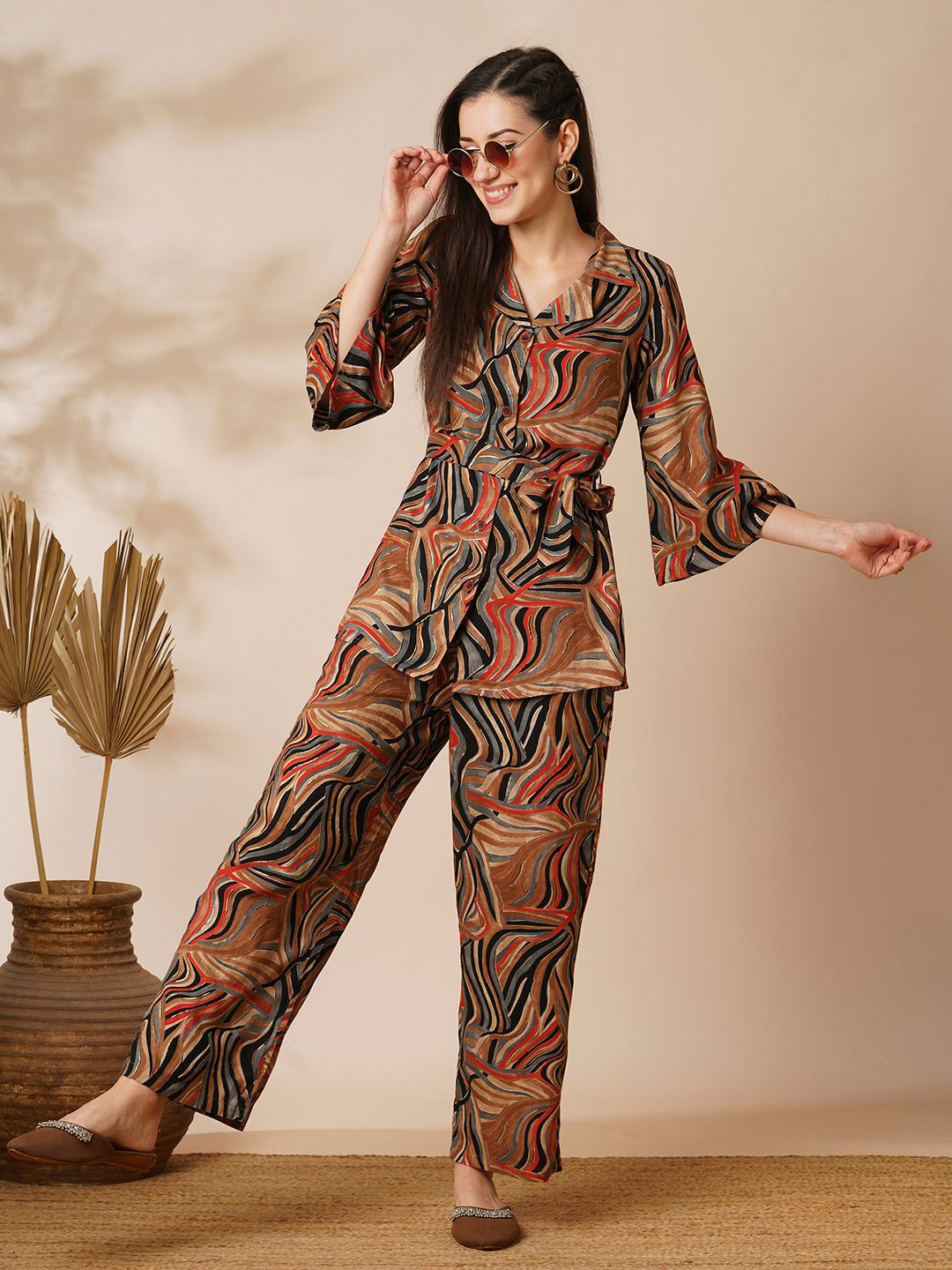 Globus Marble Gold Foil Print Lapel Collar Flared Sleeves Top & Pants Fusion Co-Ord Set