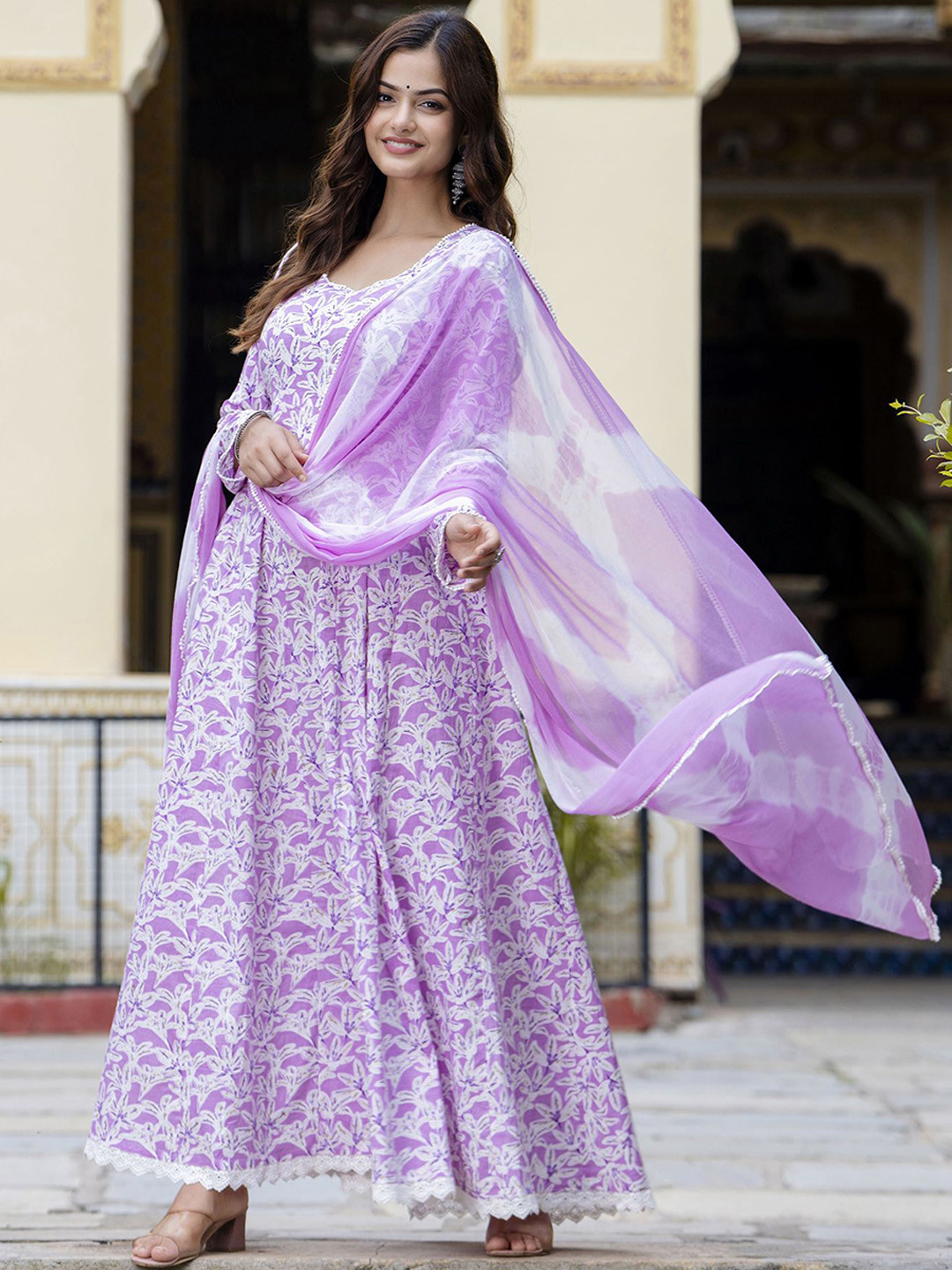 Anouk Lavender and white Floral Printed Sweetheart Neck Cotton Anarkali Kurta
