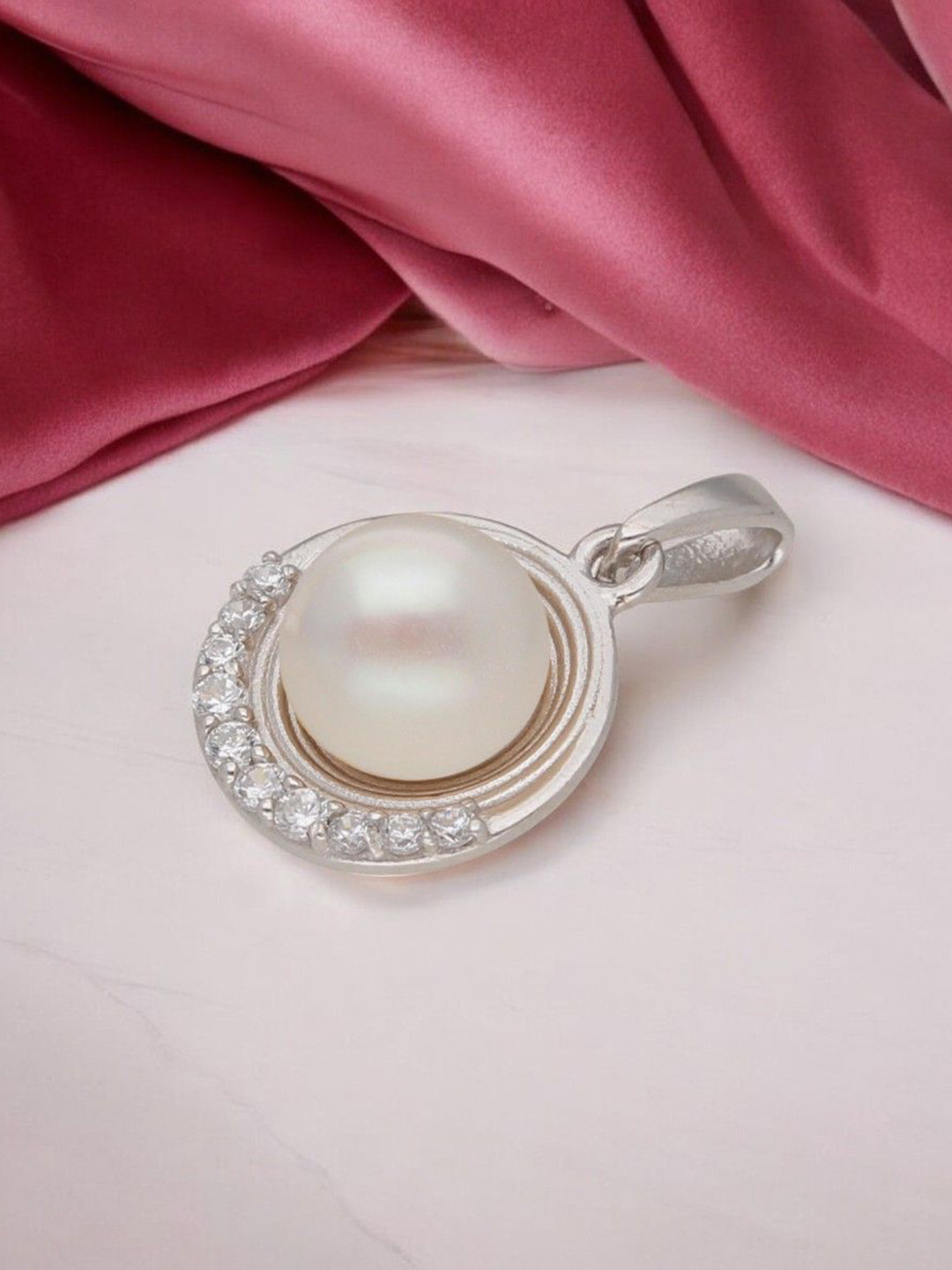 Sri Jagdamba Pearls Dealer 92.5 Sterling Silver Omaja Light Weight Pearl Pendant