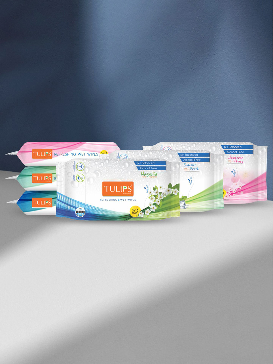 TULIPS Set Of 6 Refreshing Wet Wipes - 20 Wipes Each