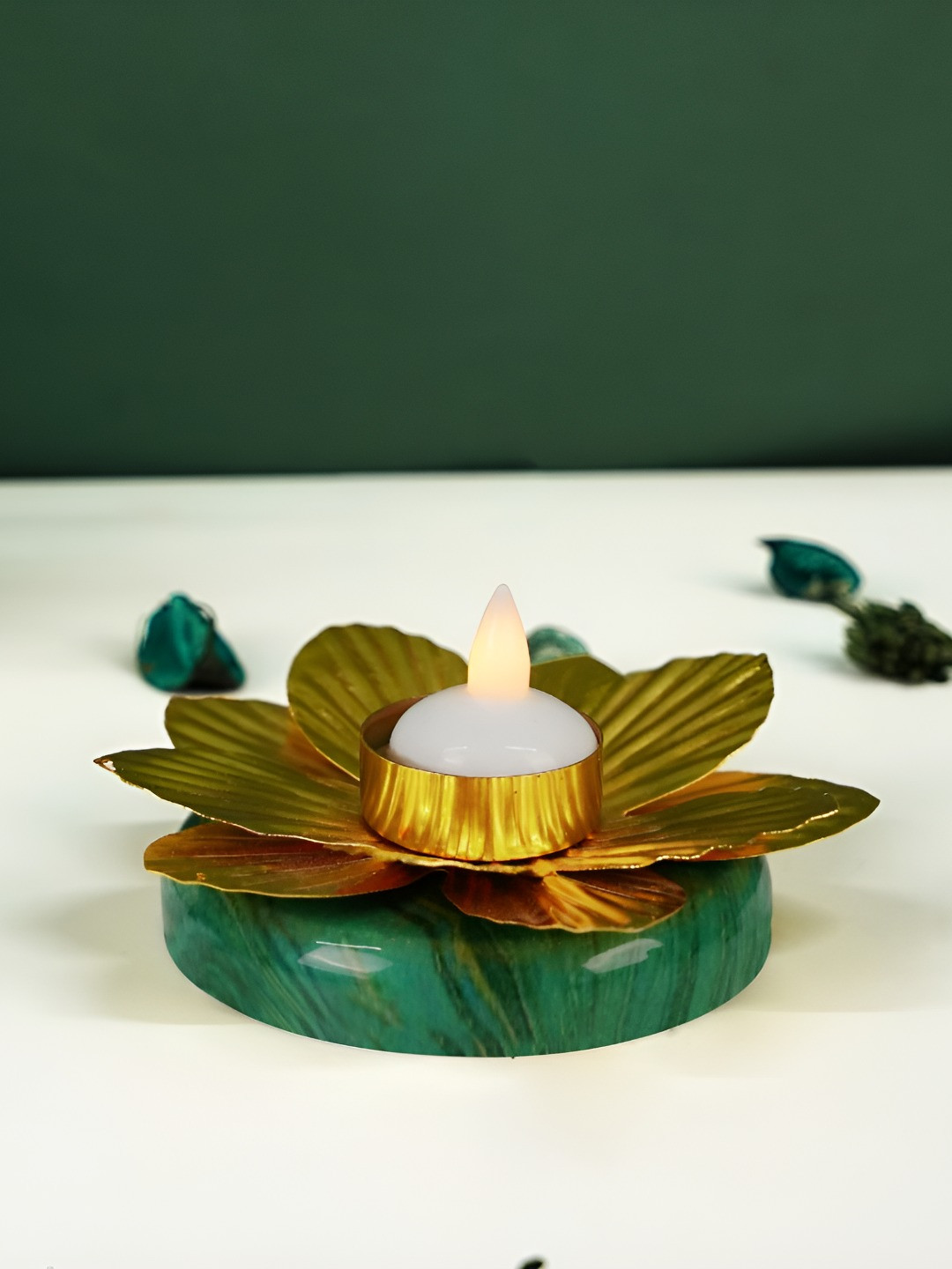 THE HOME CO. Green Textured Tea Light Candle Holder
