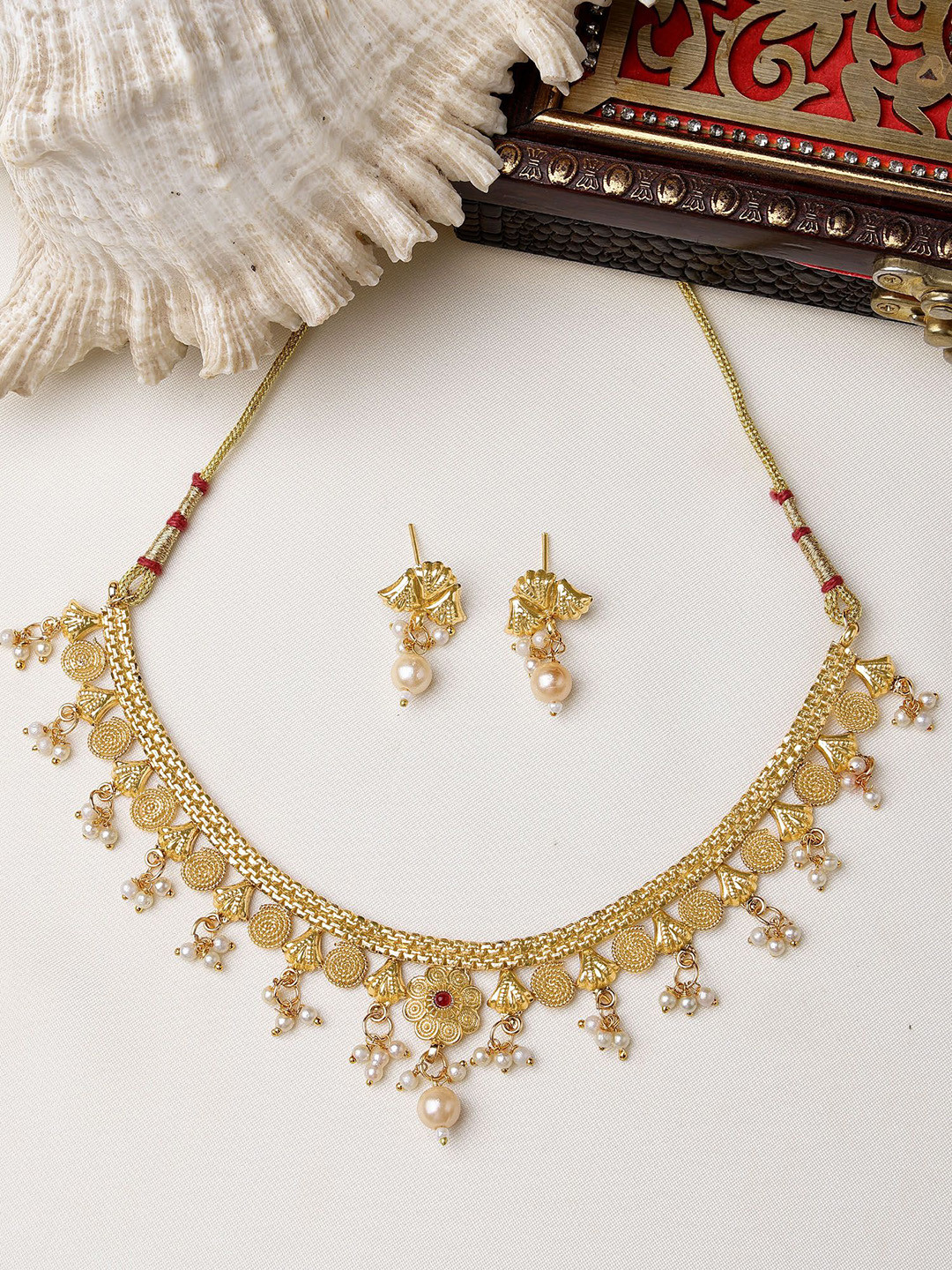 KARATCART Gold-Plated Stones-Studded & Beaded Minimal Jewellery Set