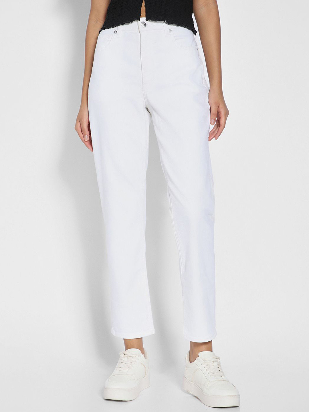 AMERICAN EAGLE OUTFITTERS Women Solid Mid-Rise Mom Fit Jeans