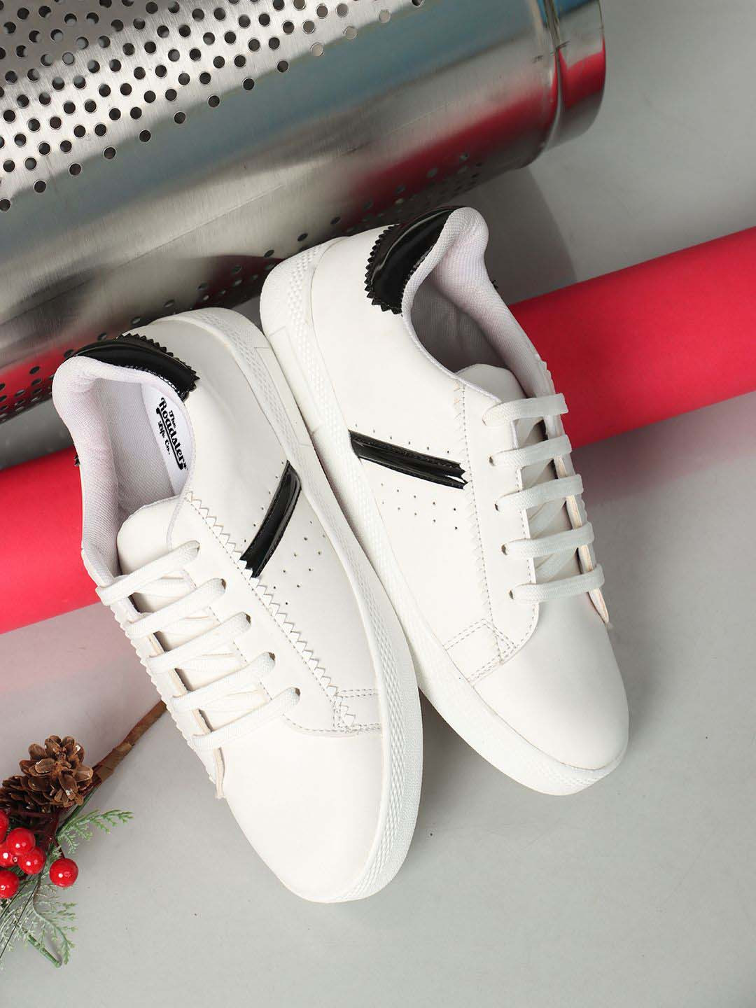 Roadster Women Sneakers