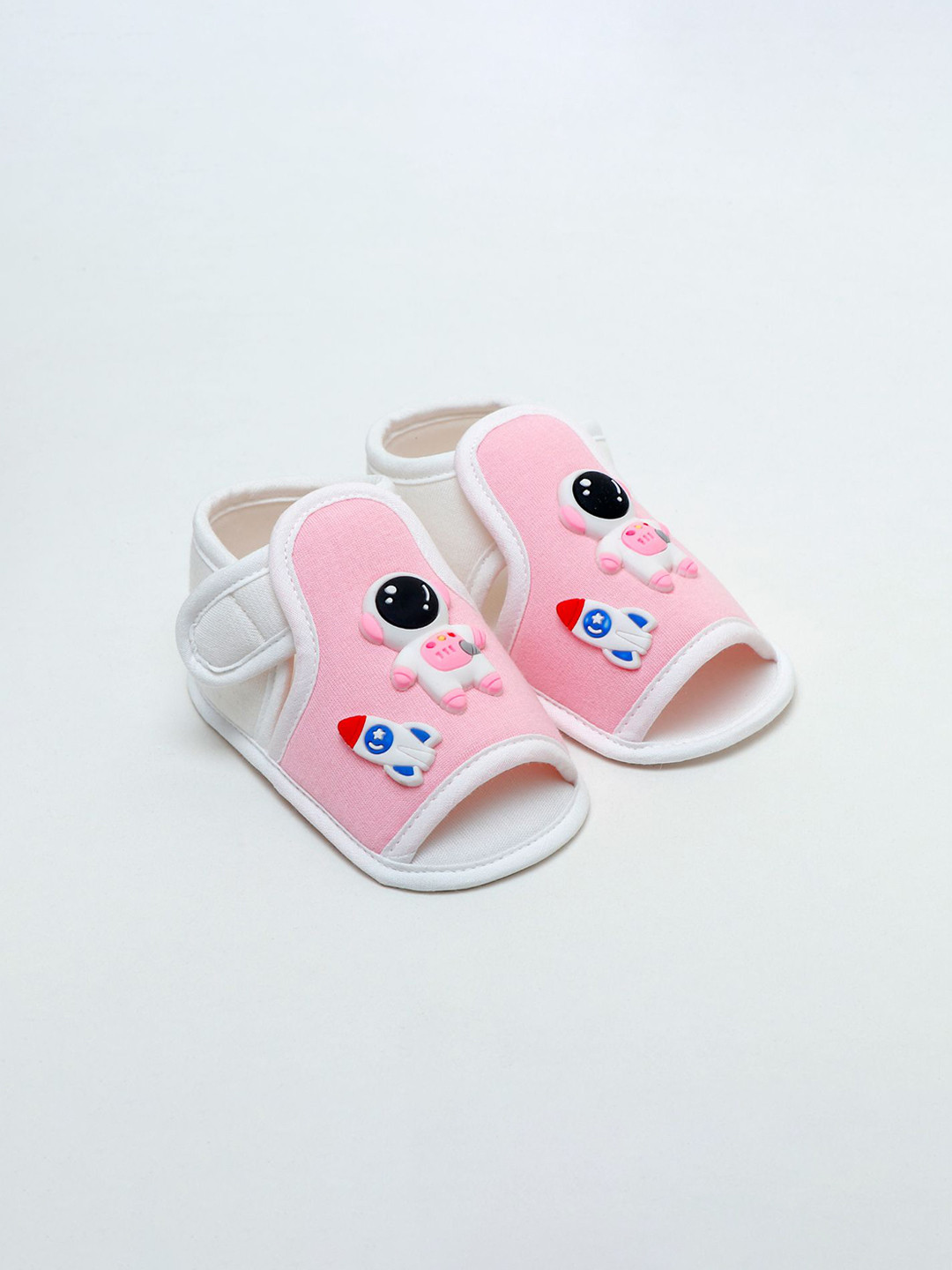 Daizy Girls Printed Slip-On Round Toe Sneakers