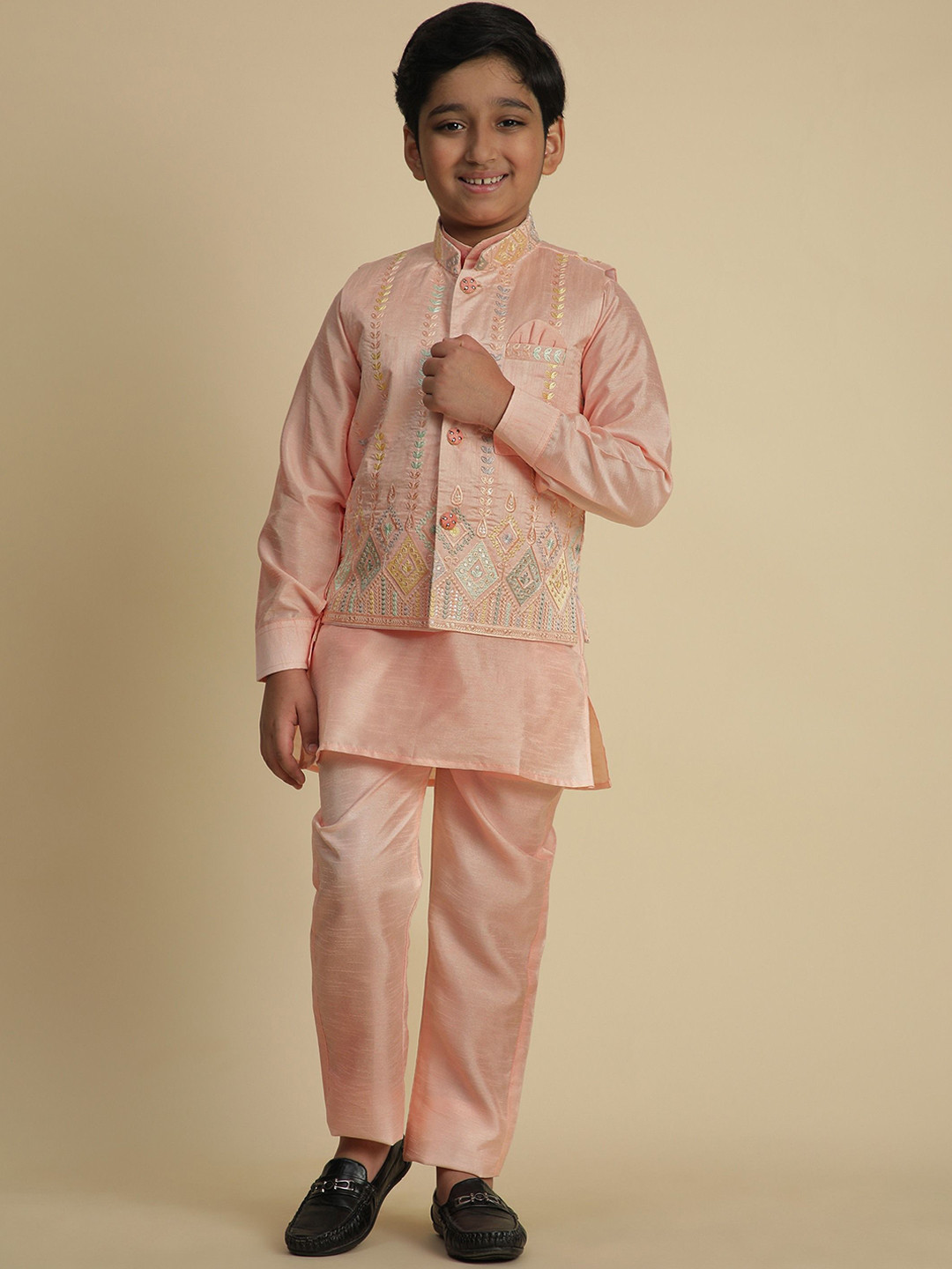 Pro-Ethic STYLE DEVELOPER Boys Pure Silk Kurta with Pyjama & Embroidered Nehru jacket