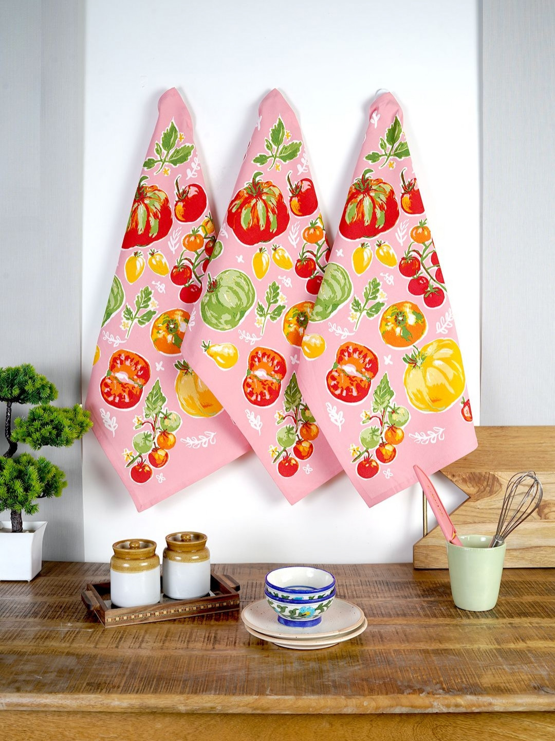 Ratan Cart Pink & Yellow 3 Pieces Capsicum Printed Cotton Kitchen Towels