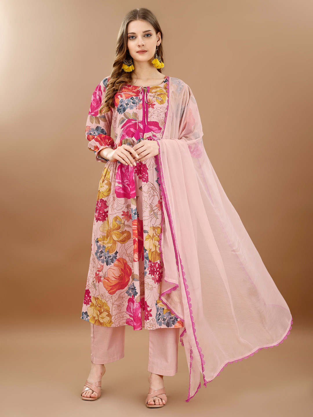 KUNDAN FAB Floral Printed Straight Kurta with Trousers & Dupatta