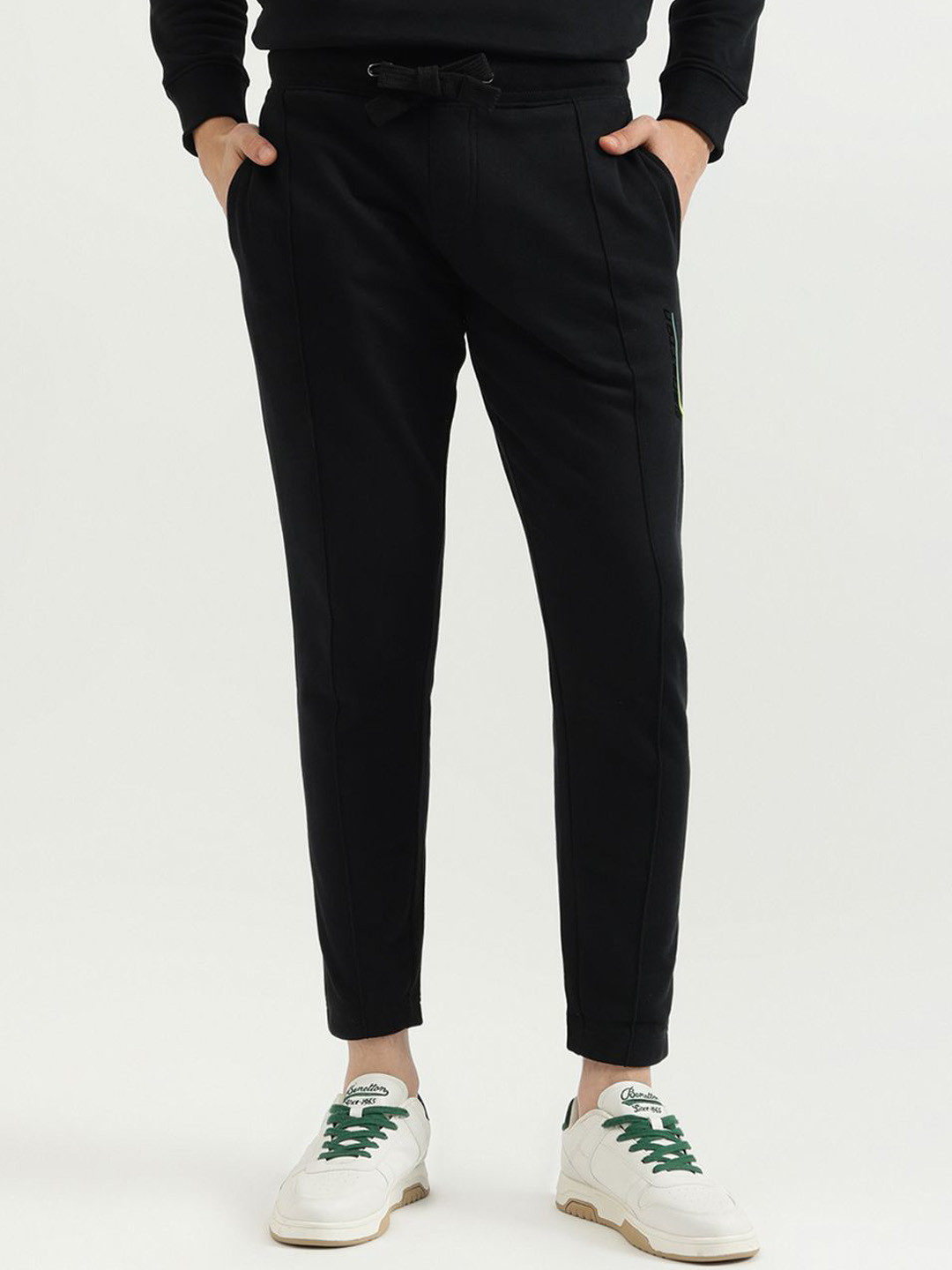 United Colors of Benetton Men Solid Regular Fit Mid Rise Track Pant