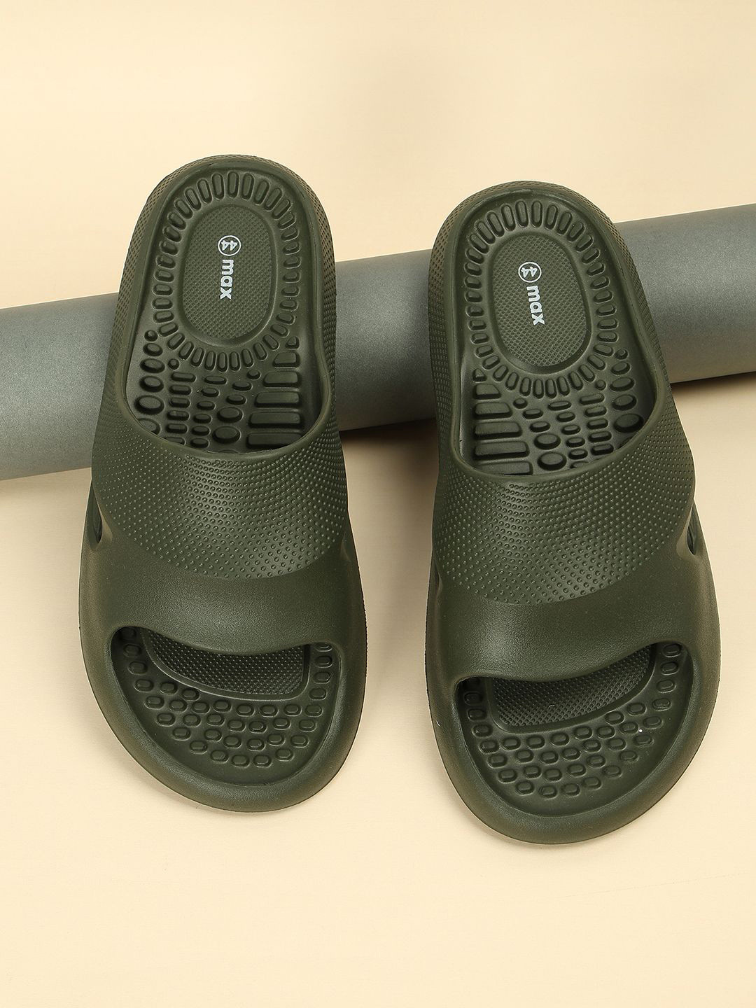 max Men Solid Sliders