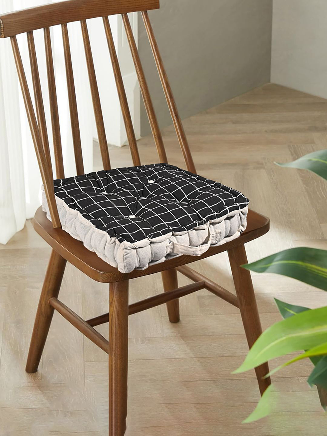 Kuber Industries Black Checked Cotton Chair Pad