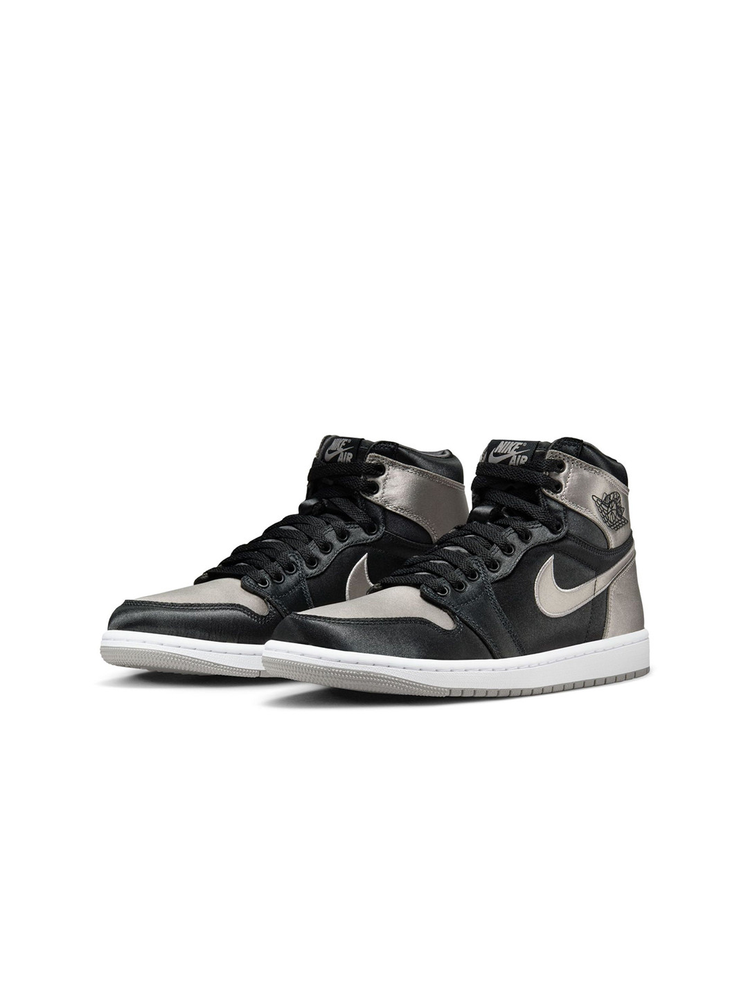 Nike Women Air Jordan 1 Retro High OG Shoe