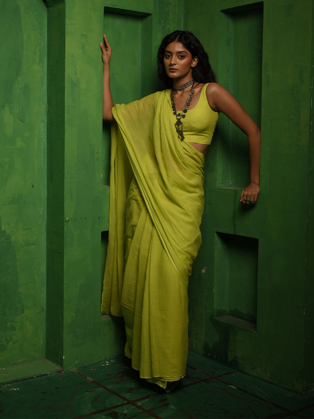HUTS AND LOOMS Solid Mul Modal Saree
