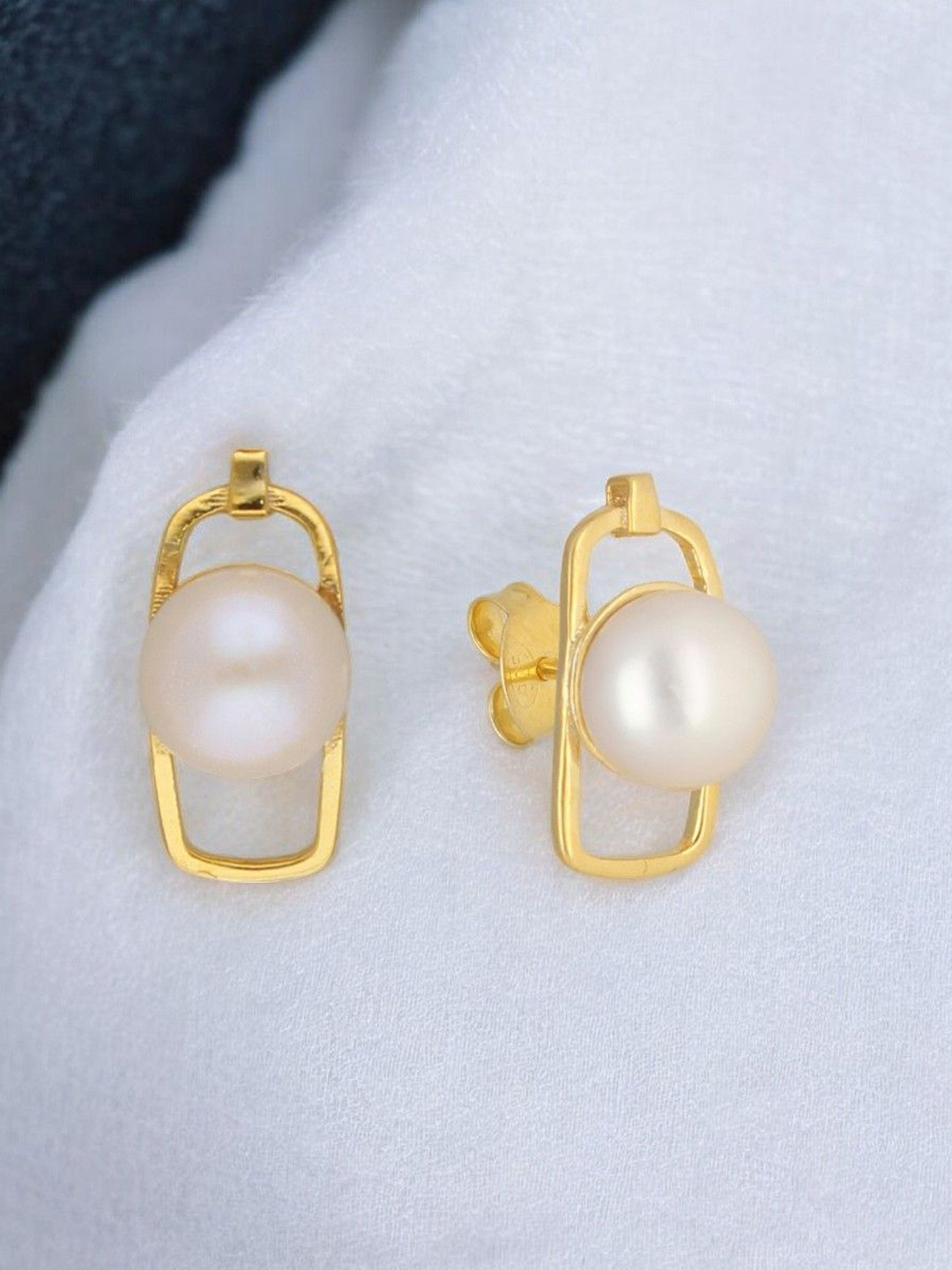 Sri Jagdamba Pearls Dealer Qiyara 925 Silver Circular Studs