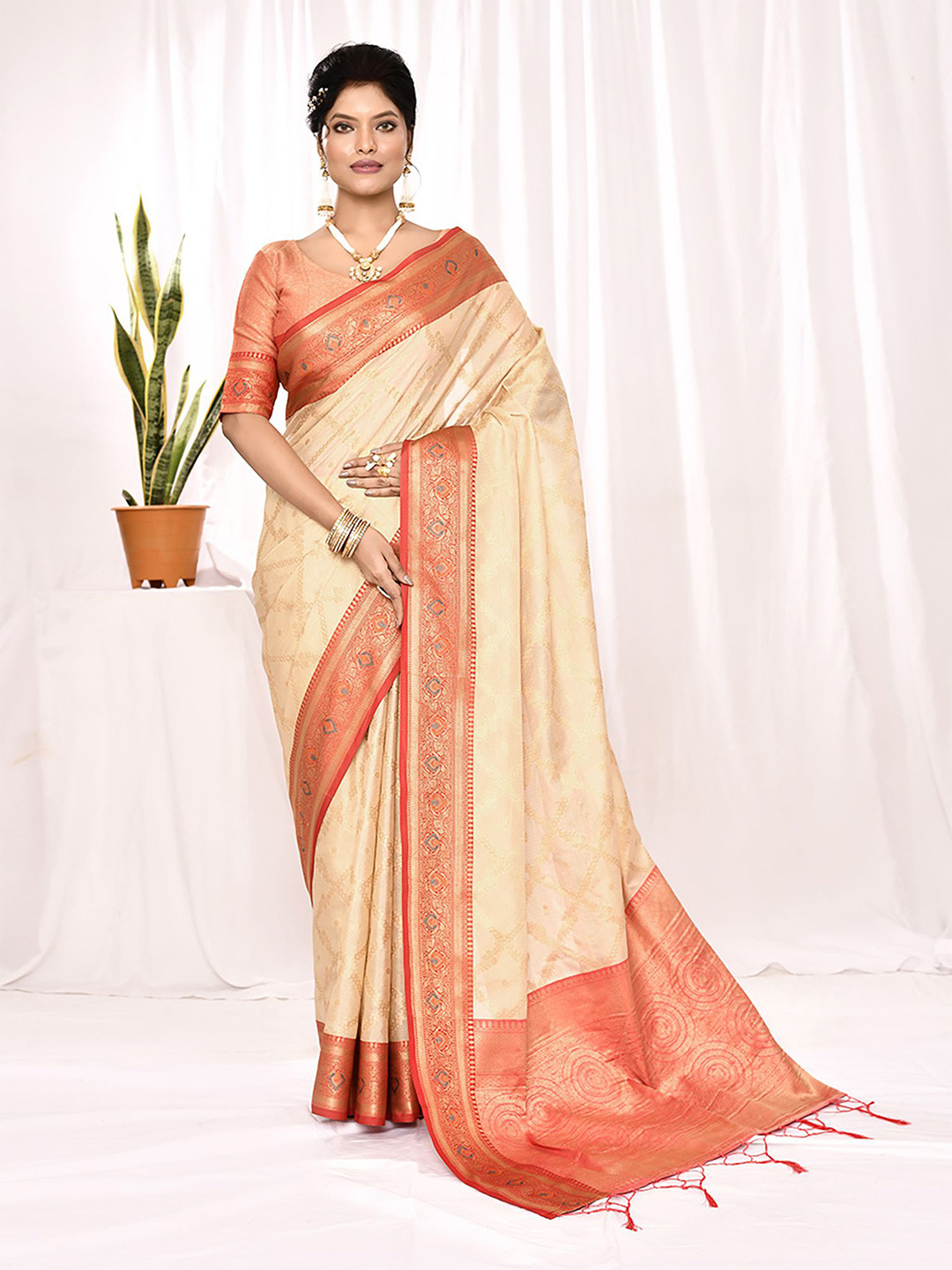 elora Women Cream Soft Silk Banarasi Woven Chex Weaving Saree