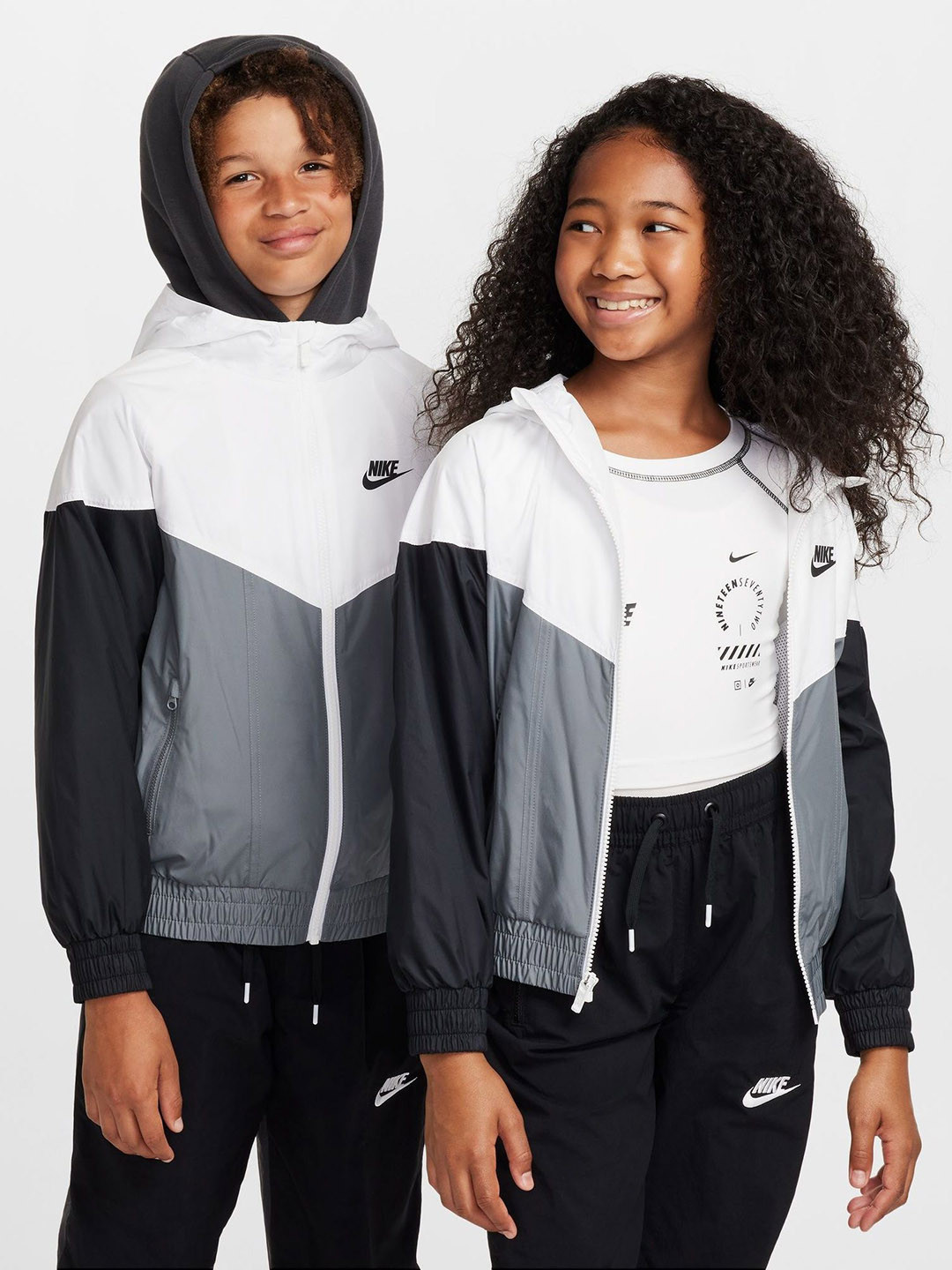 Nike Sportswear Unisex Windrunner Older Kids' Hooded Repel Jacket