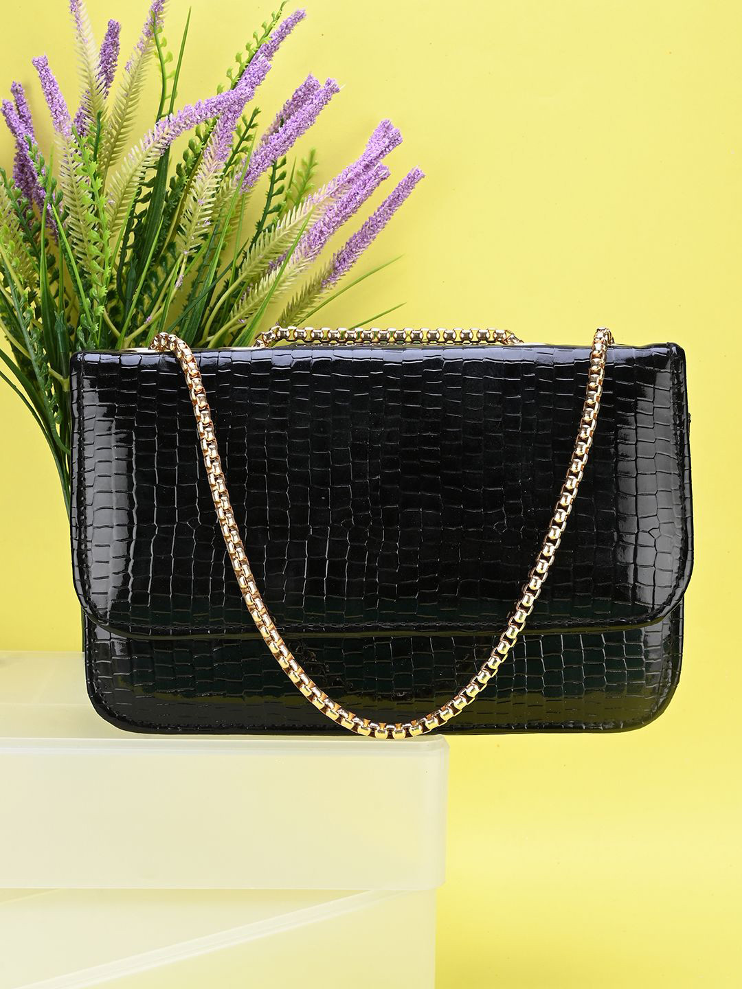 ARKDAS  Women Textured Structured Shoulder Bag with Quilted