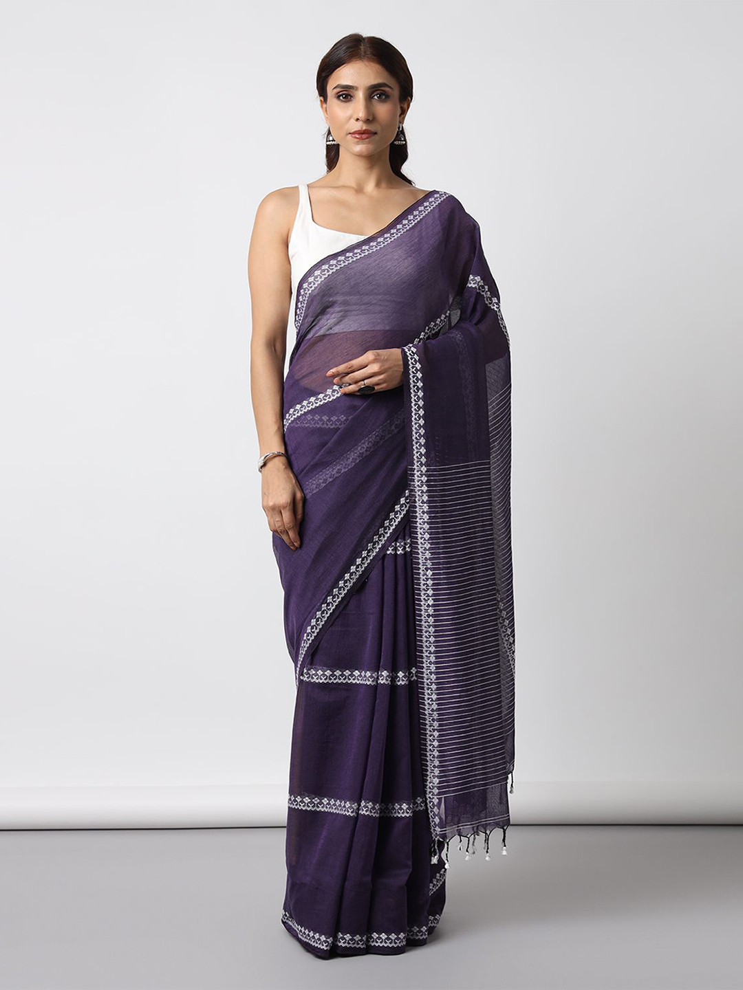 Moora Embroidered Pure Cotton Mulmul Saree